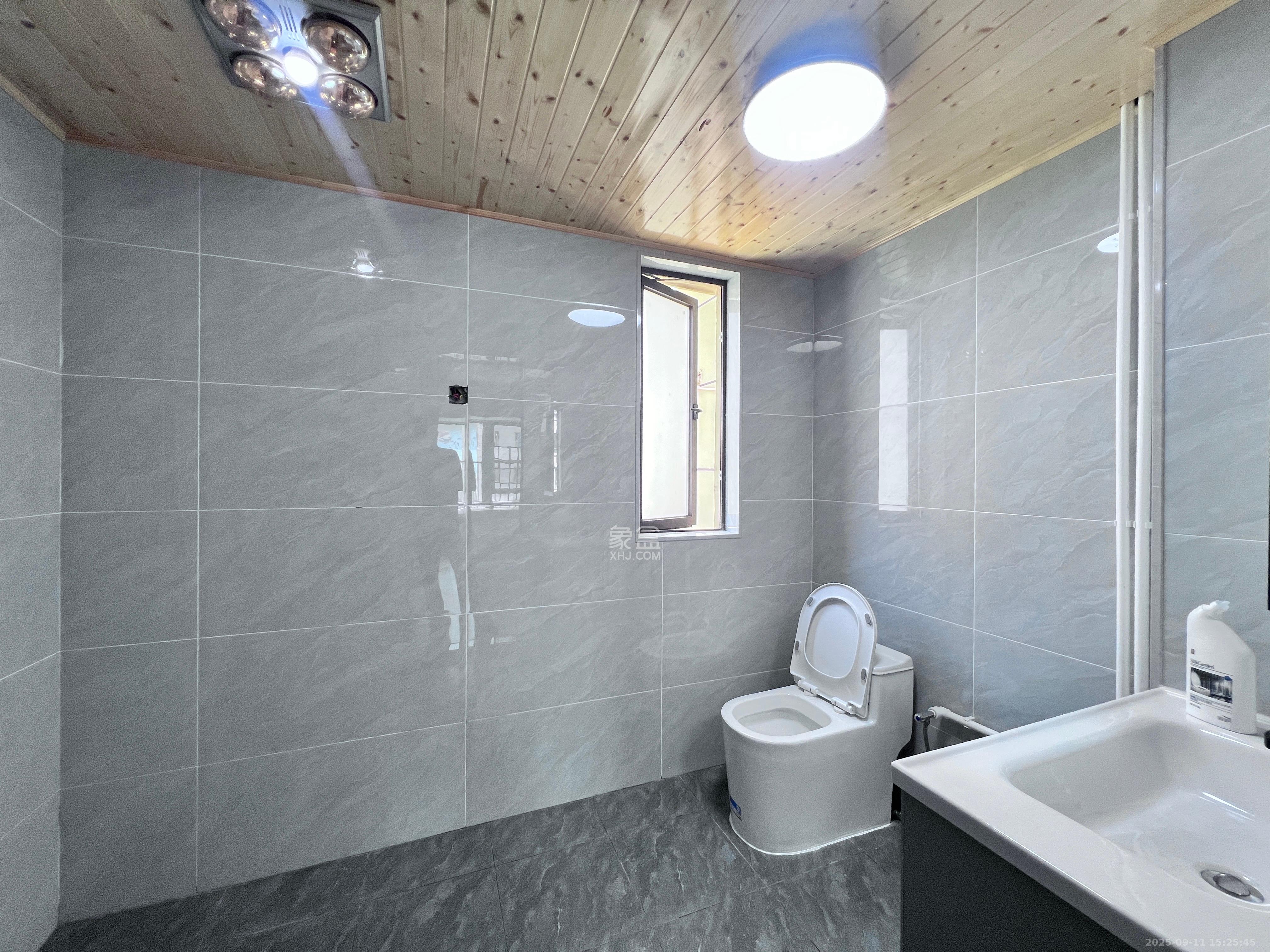 中梁星都荟  4室2厅2卫    2300.0元/月室内图