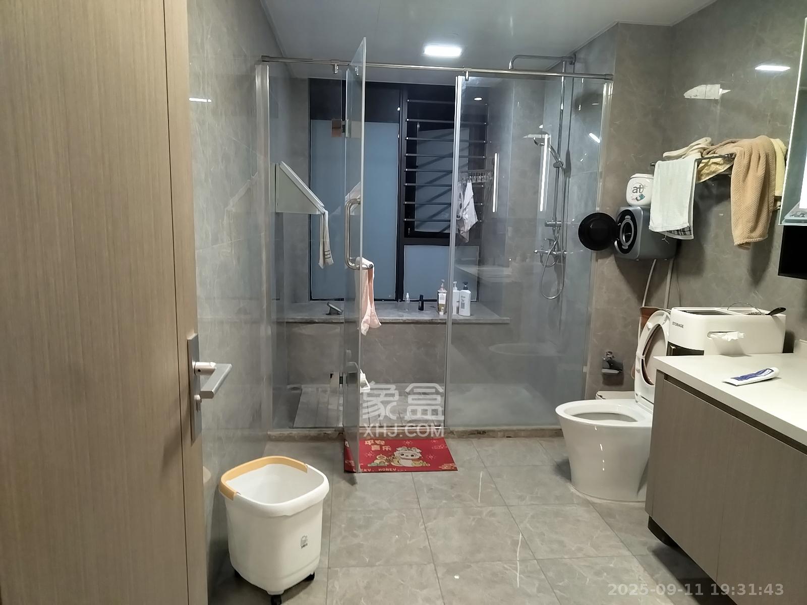 长房星城天地 4室2厅2卫 7500.0元/月 长房星城天地 4室2厅2卫 7500.0元/月室内图