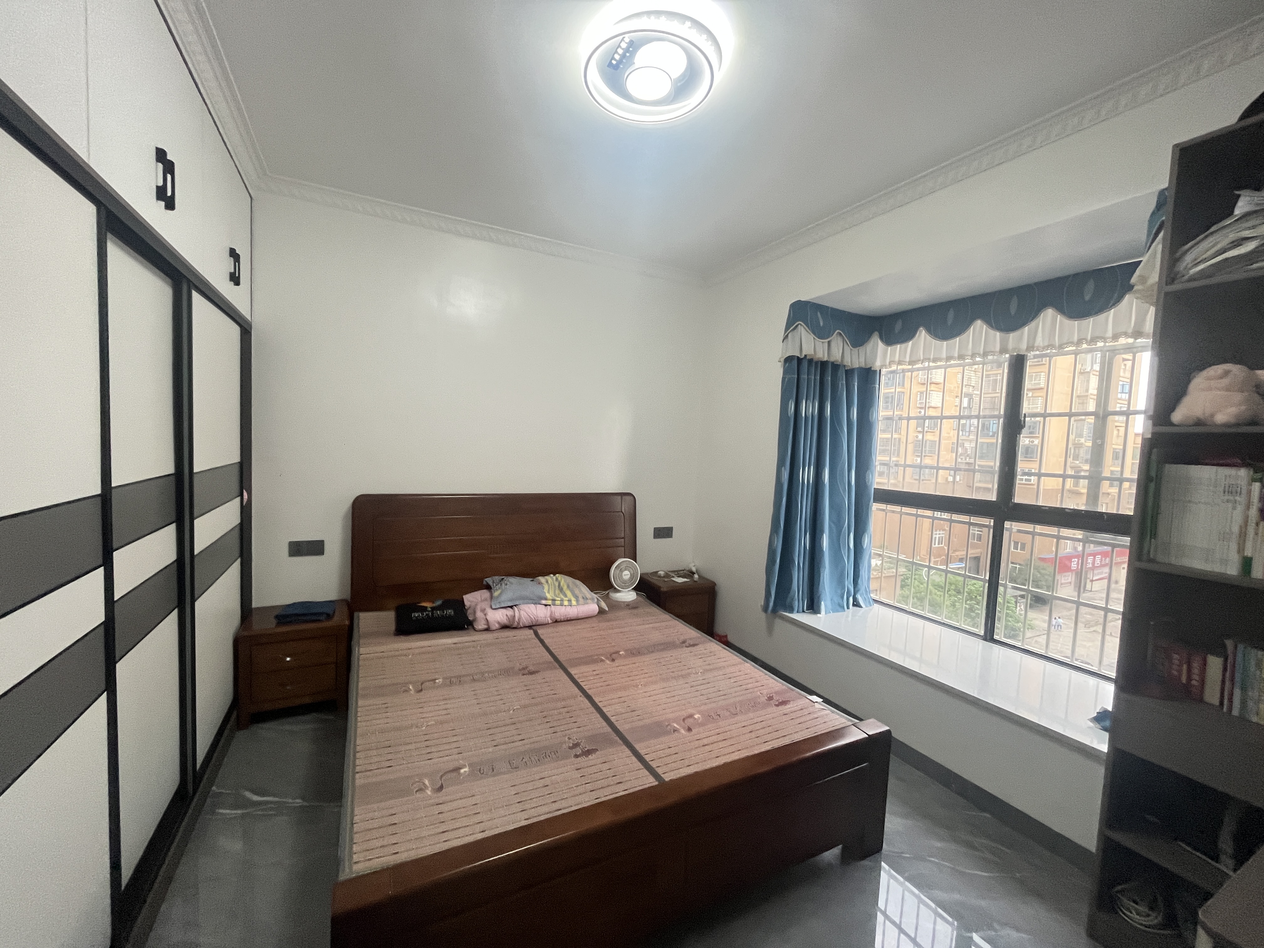 新世界建材城 3室2厅2卫 49.8万 新世界建材城 3室2厅2卫 49.8万客厅