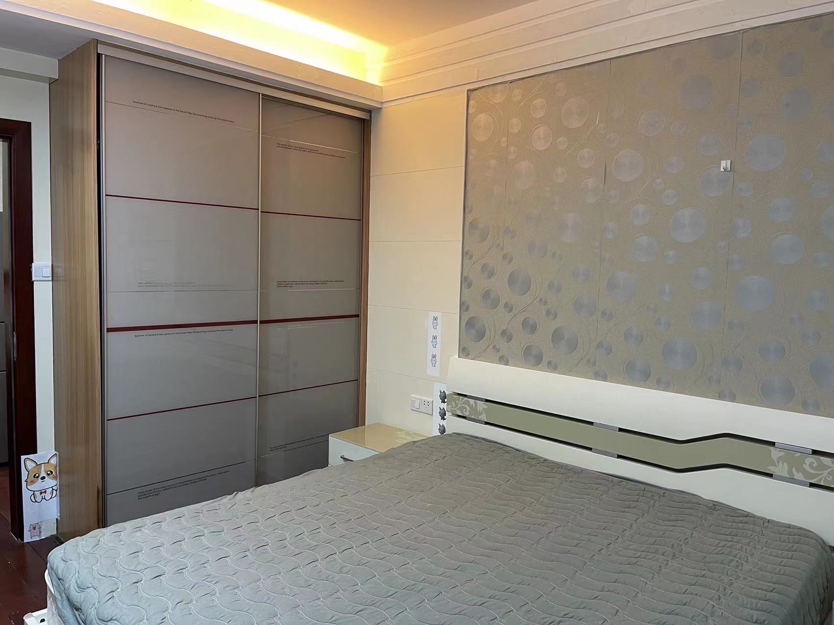 华宝雅苑 1室2厅1卫 2600.0元/月 华宝雅苑 1室2厅1卫 2600.0元/月室内图