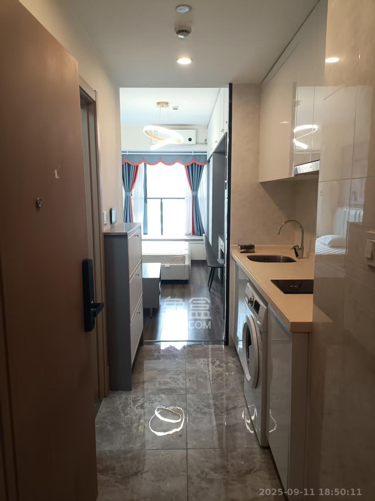 卓越浅水湾  1室1厅1卫    1600.0元/月室内图