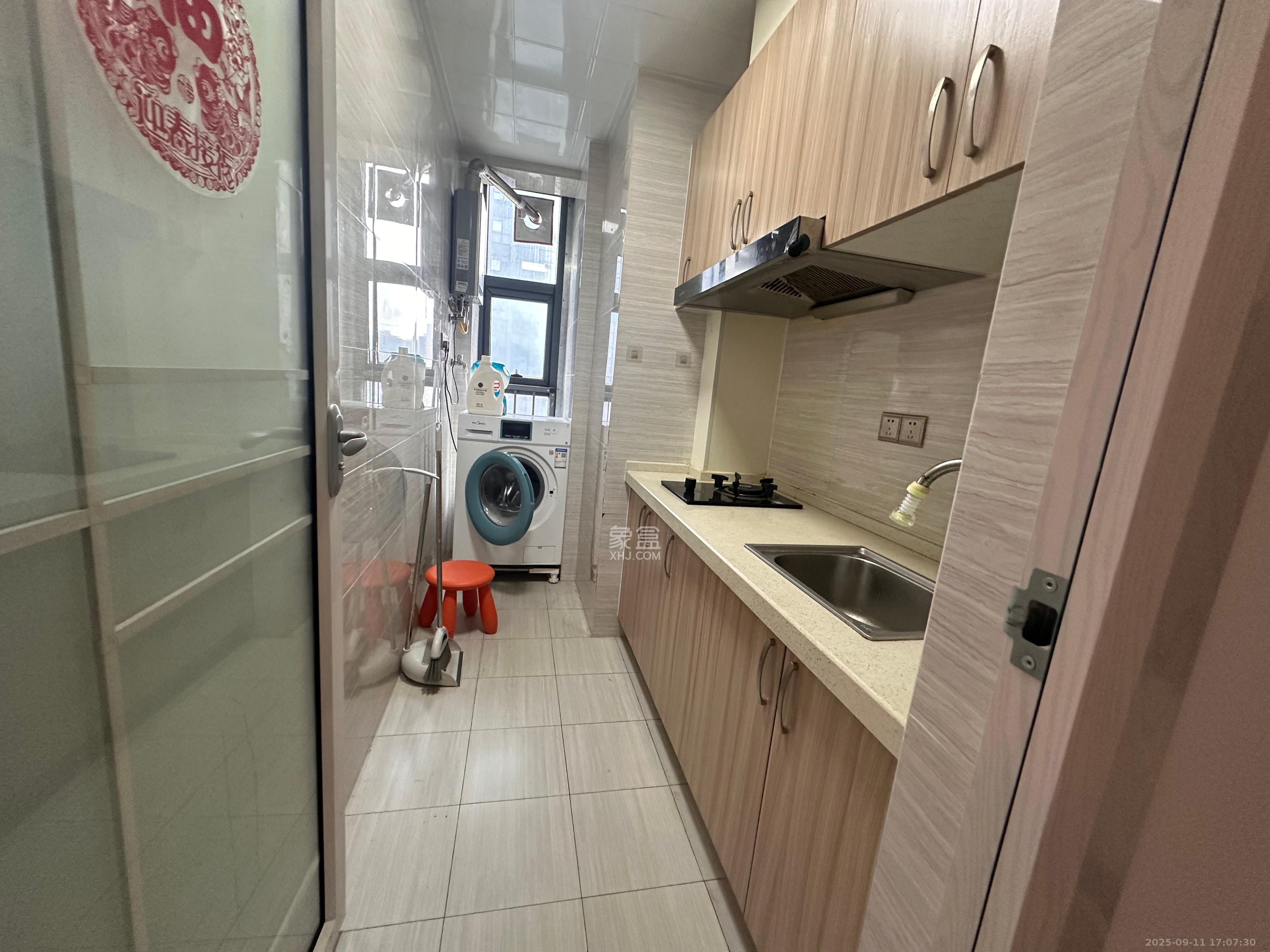 第六都（陆都小区）  1室1厅1卫    1700.0元/月室内图