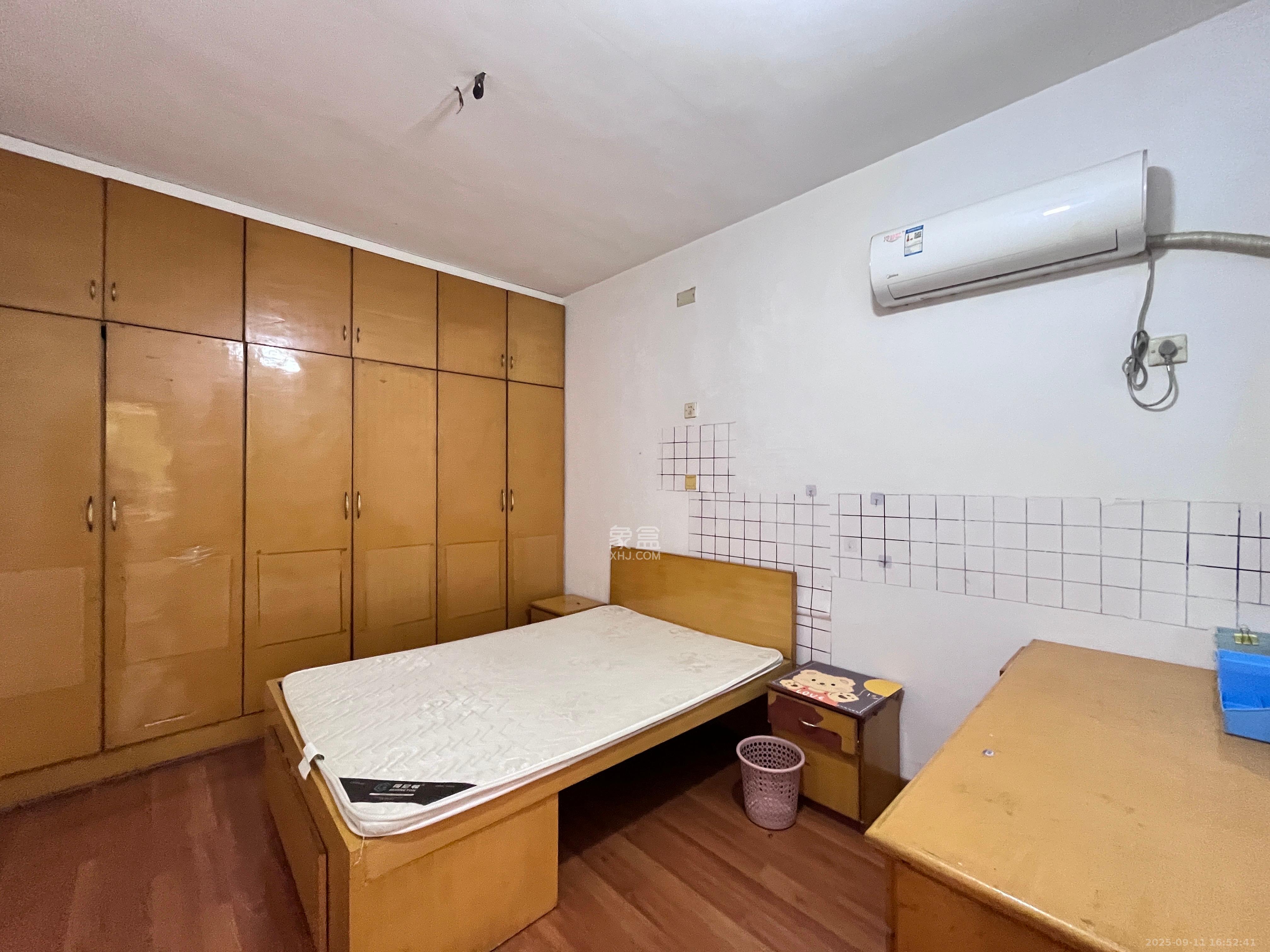 安泰新村  3室2厅1卫    1700.0元/月室内图