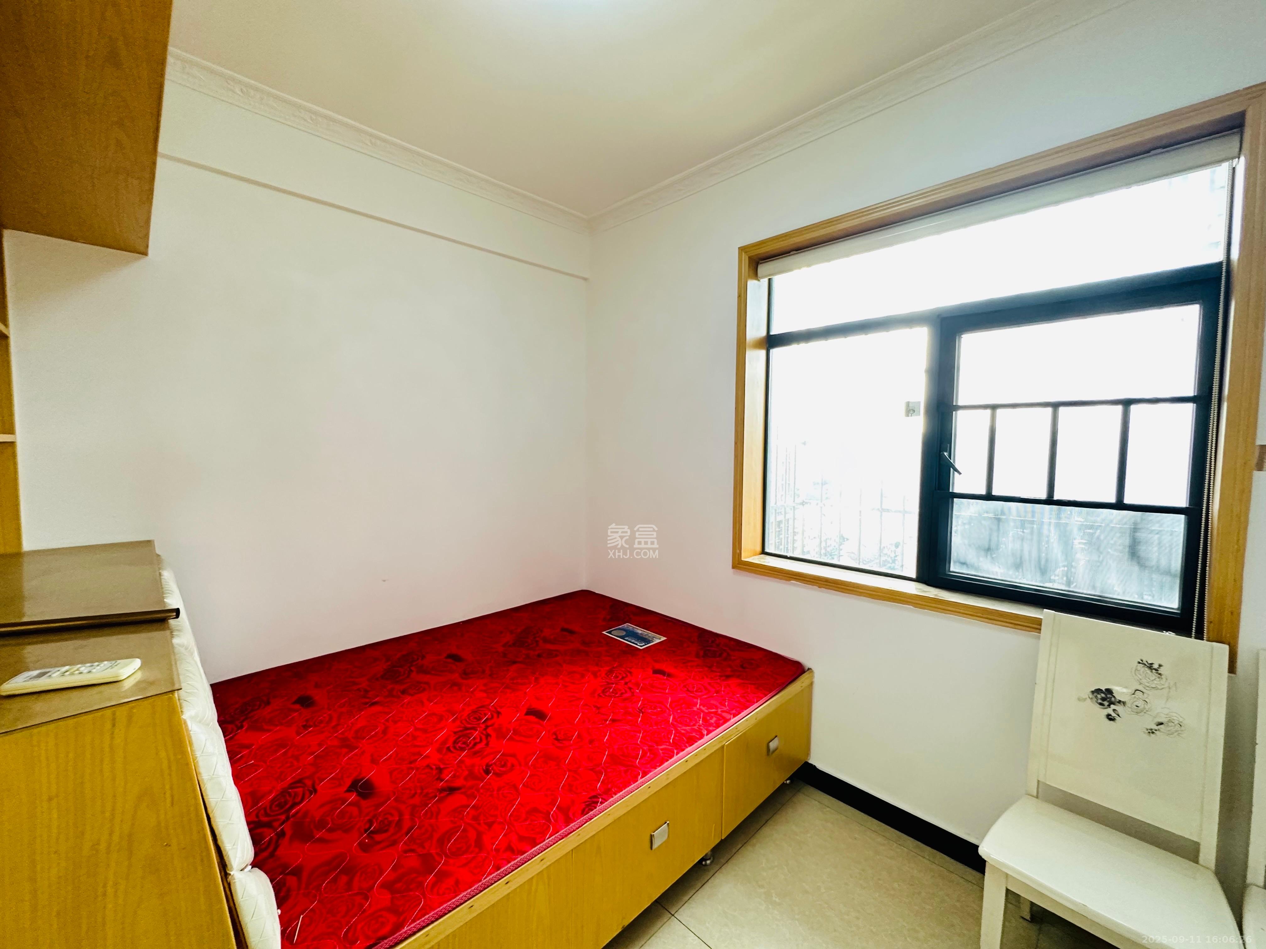 茶山馨苑 3室2厅1卫 2400.0元/月 茶山馨苑 3室2厅1卫 2400.0元/月室内图