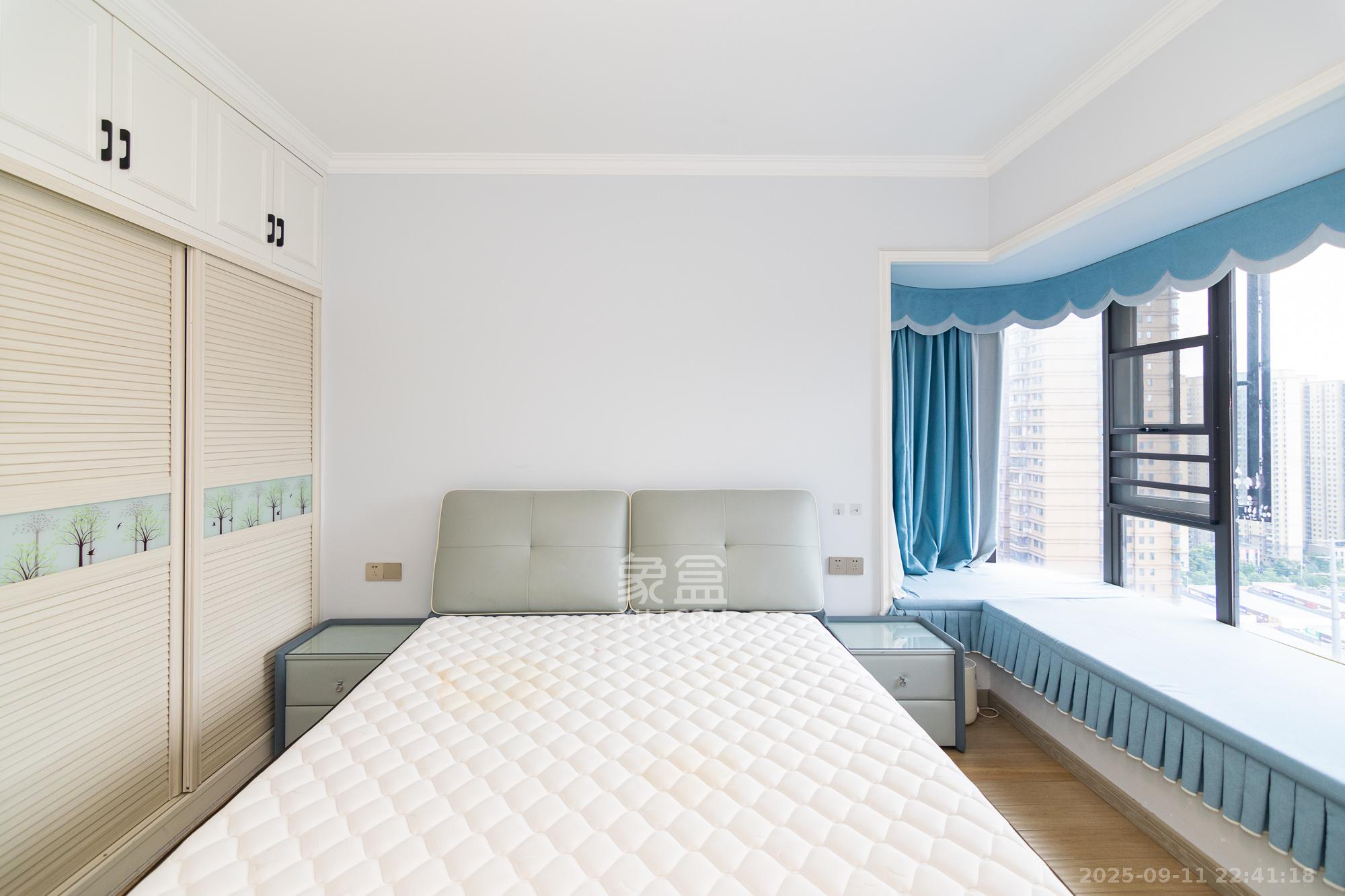 润和美郡(润和紫郡五期) 5室2厅2卫 129.8万 润和美郡(润和紫郡五期) 5室2厅2卫 129.8万卧室