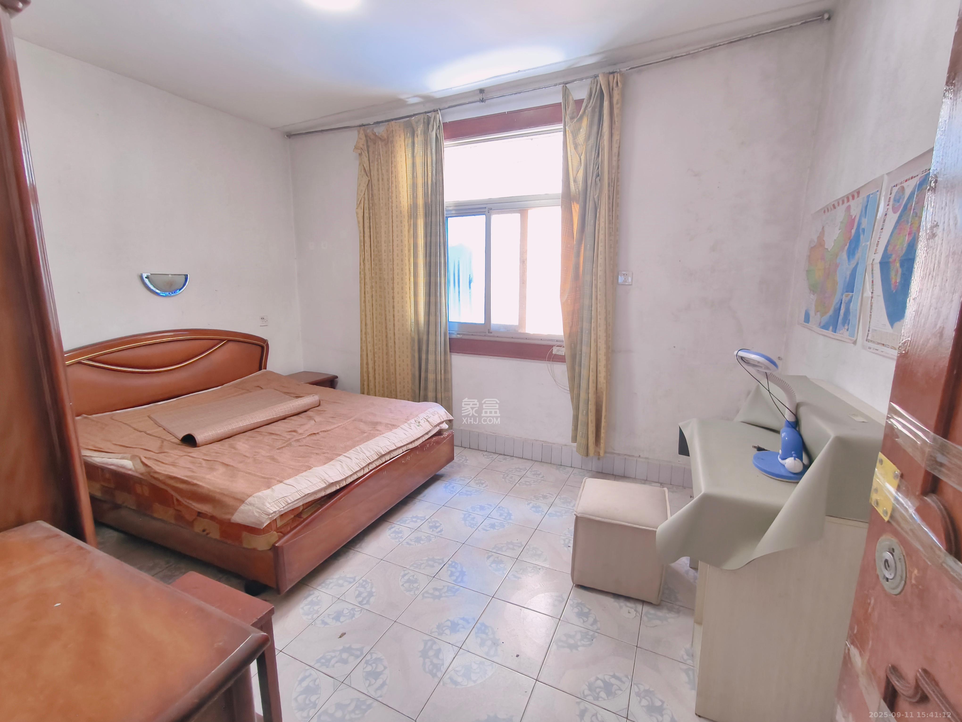 向韶村  3室2厅1卫    1300.0元/月 向韶村  3室2厅1卫    1300.0元/月室内图