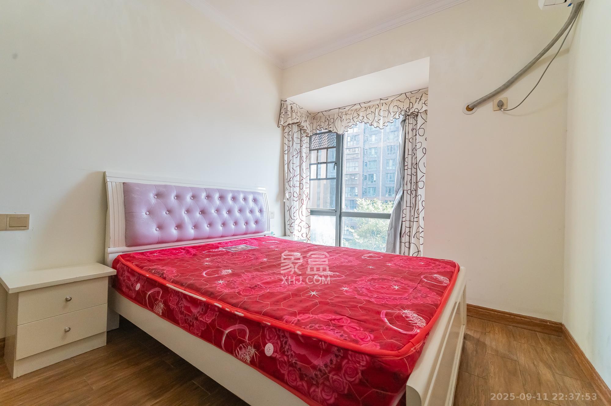 海伦春天  2室1厅1卫    49.8万卧室