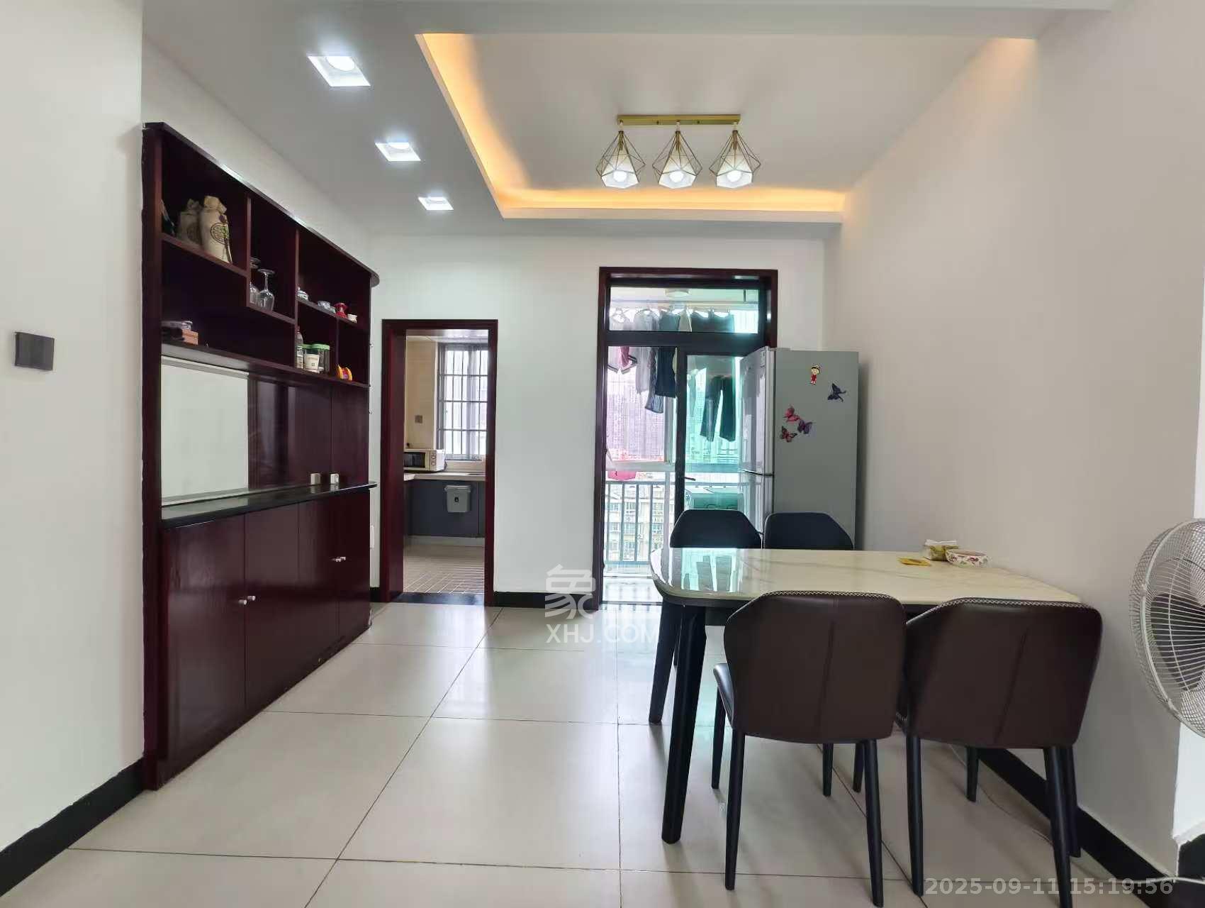 长房东郡  4室2厅2卫    4000.0元/月室内图