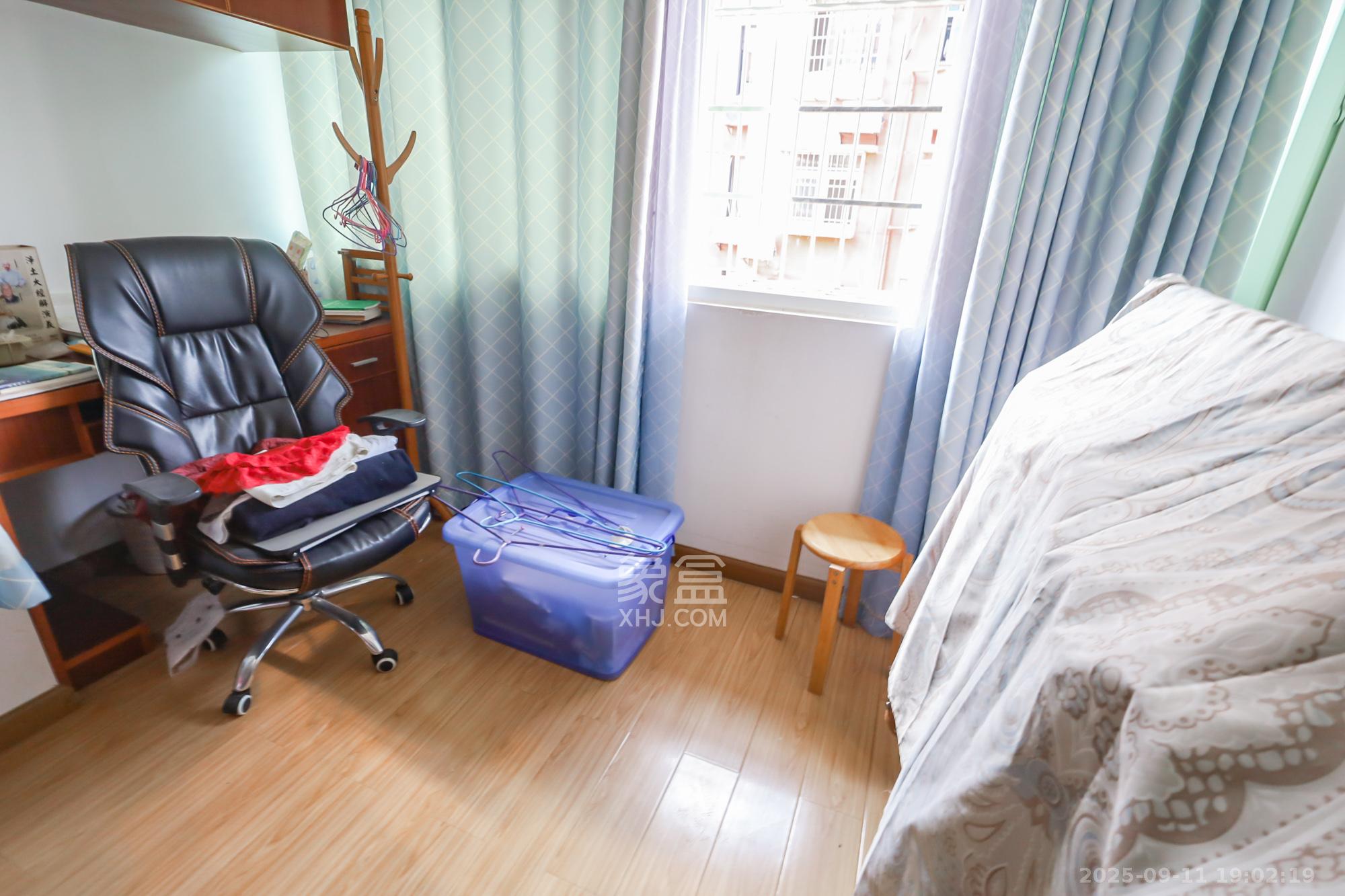 望月湖小区六片（湖中社区六片小区）  2室1厅1卫    36.8万阳台