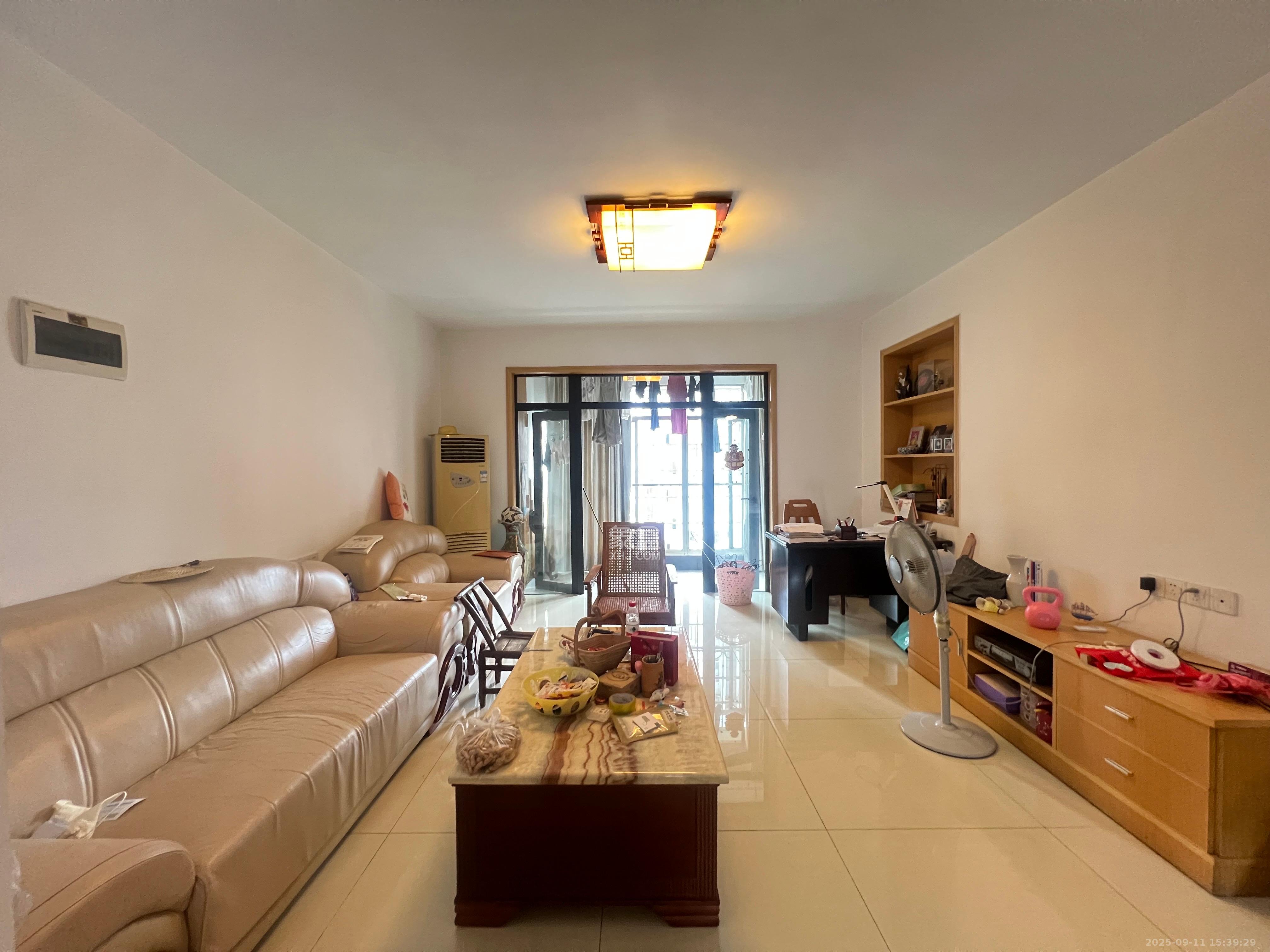 西子湖畔沃府 3室2厅2卫 3200.0元/月 西子湖畔沃府 3室2厅2卫 3200.0元/月室内图