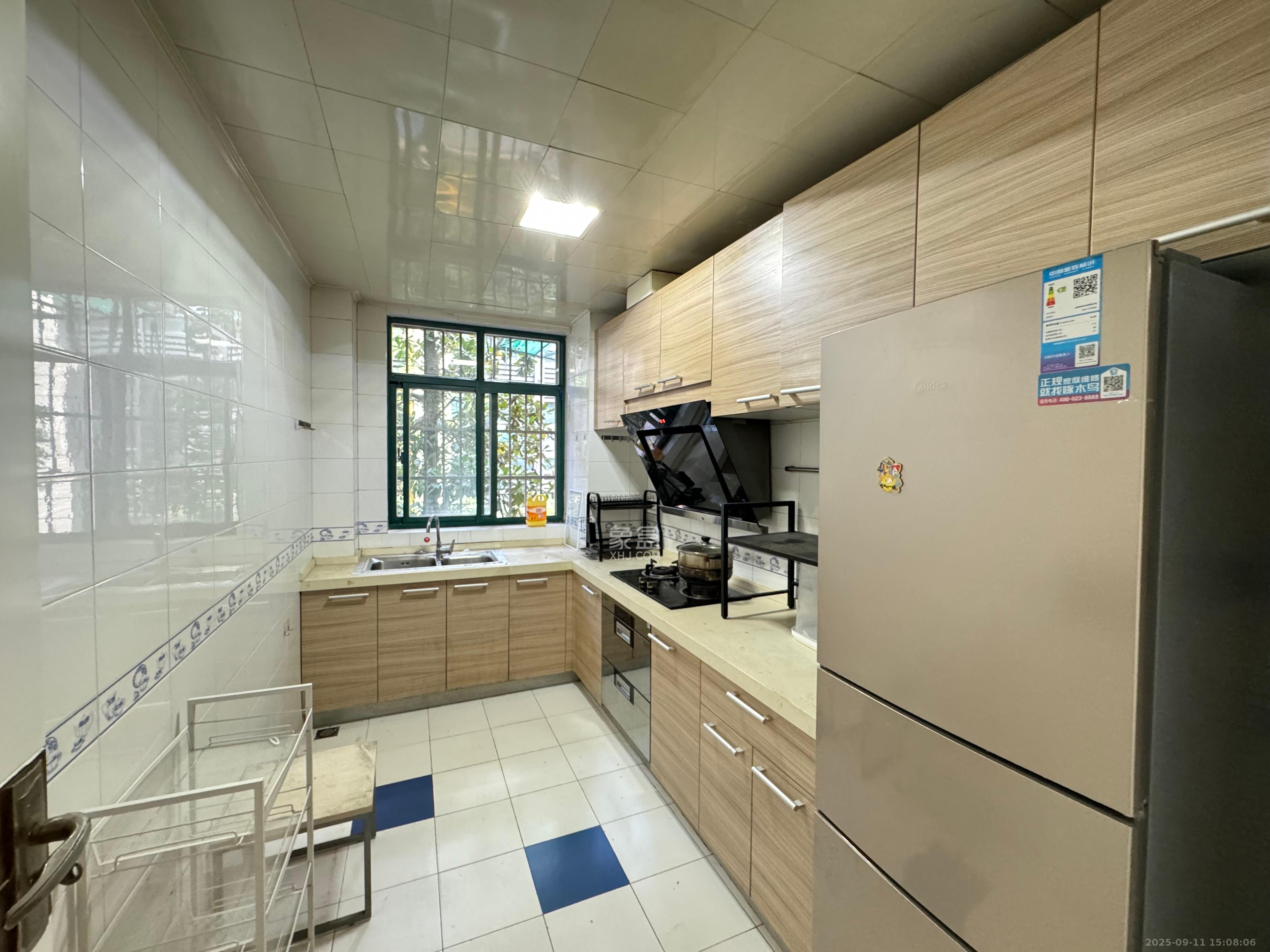 四季阳光花城 4室2厅2卫 4500.0元/月 四季阳光花城 4室2厅2卫 4500.0元/月室内图