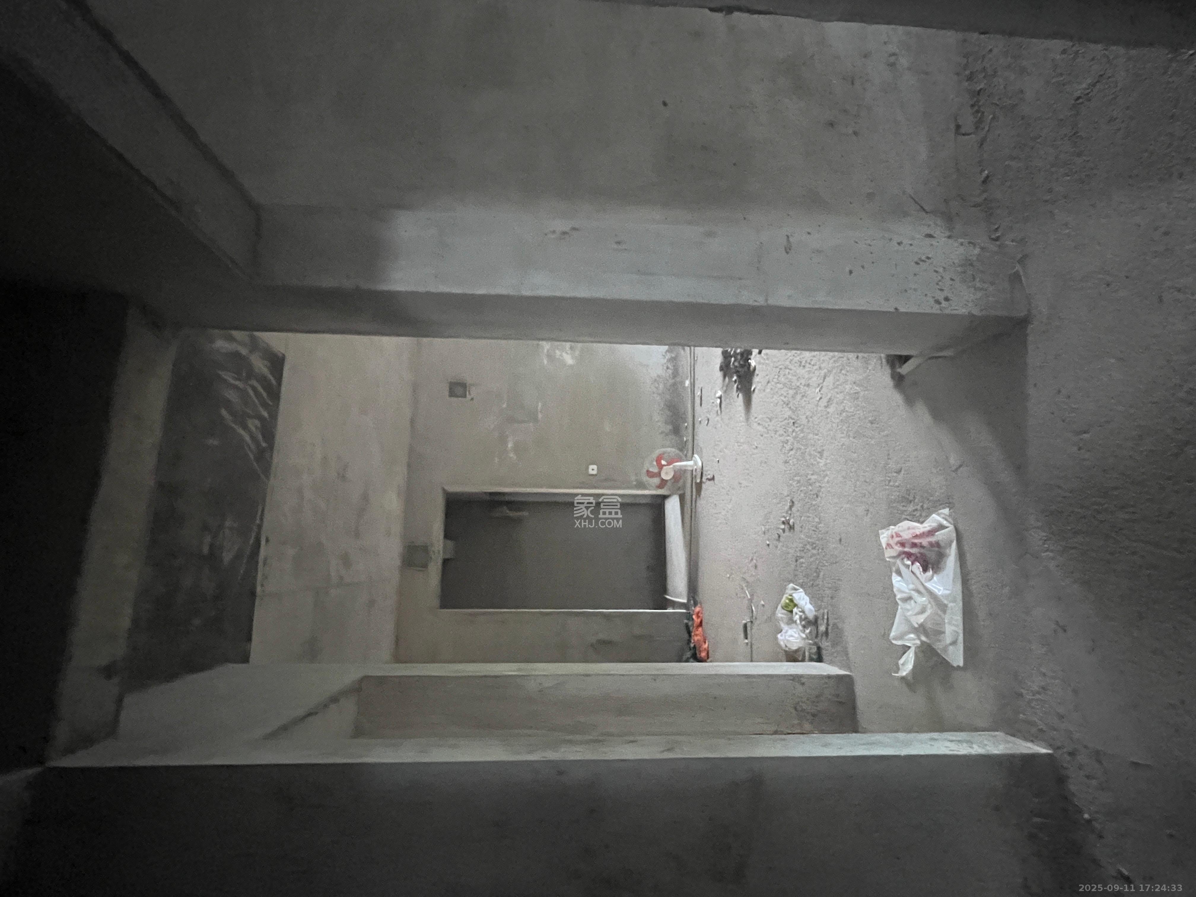 新城悦隽  3室2厅2卫    2000.0元/月室内图