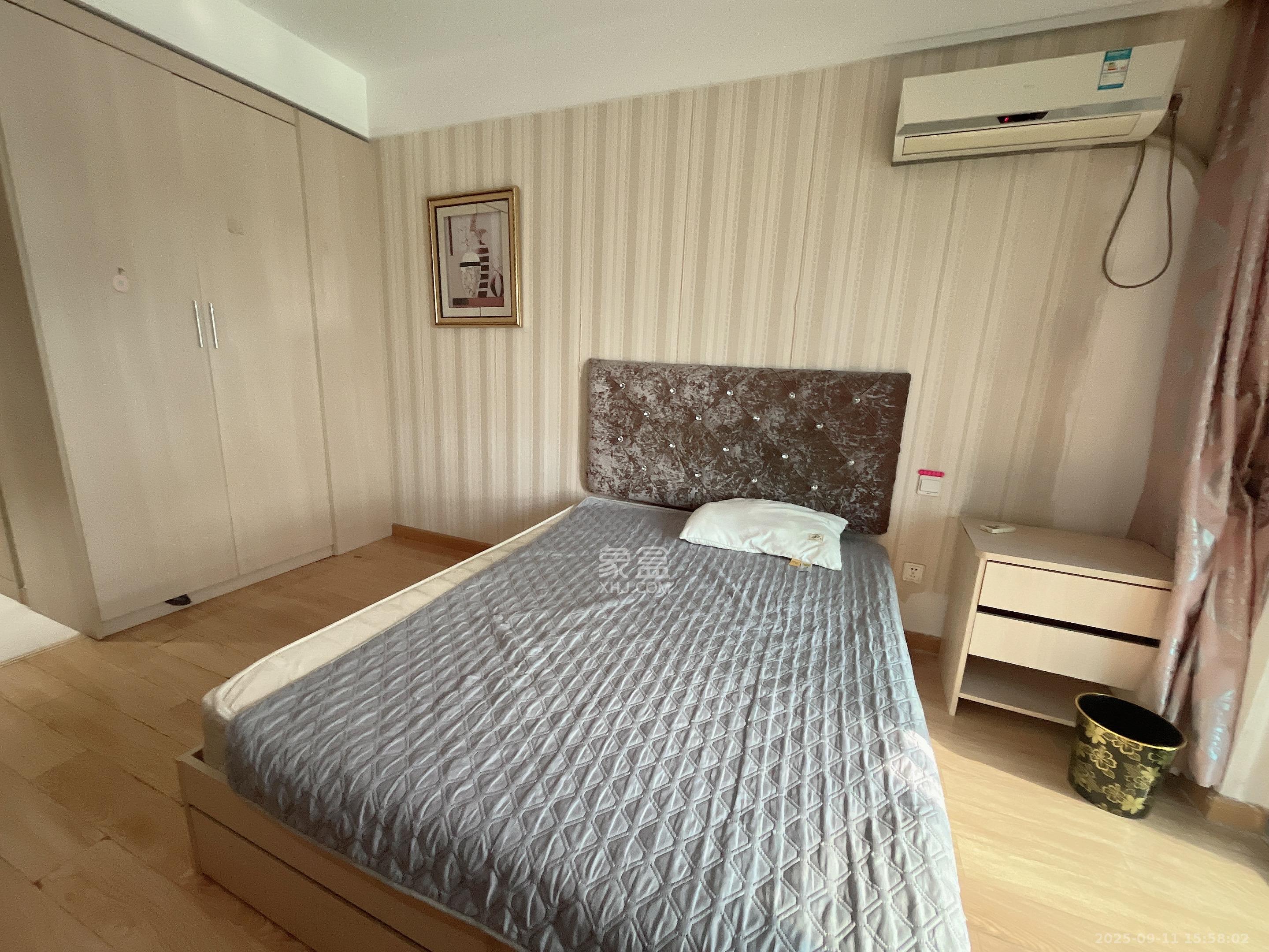 绿地中央广场 1室1厅1卫 1500.0元/月 绿地中央广场 1室1厅1卫 1500.0元/月室内图