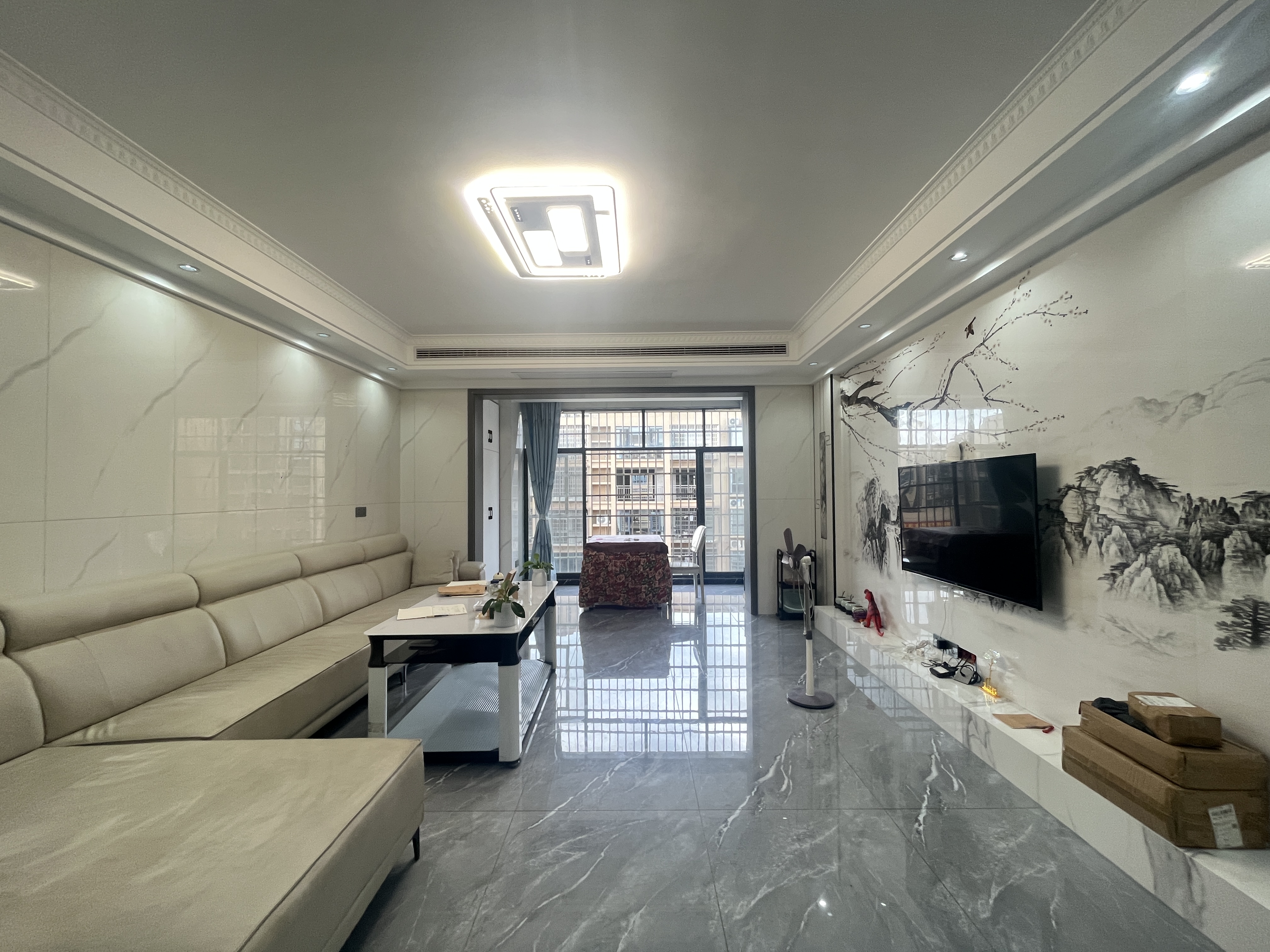 新世界建材城 3室2厅2卫 49.8万 新世界建材城 3室2厅2卫 49.8万客厅