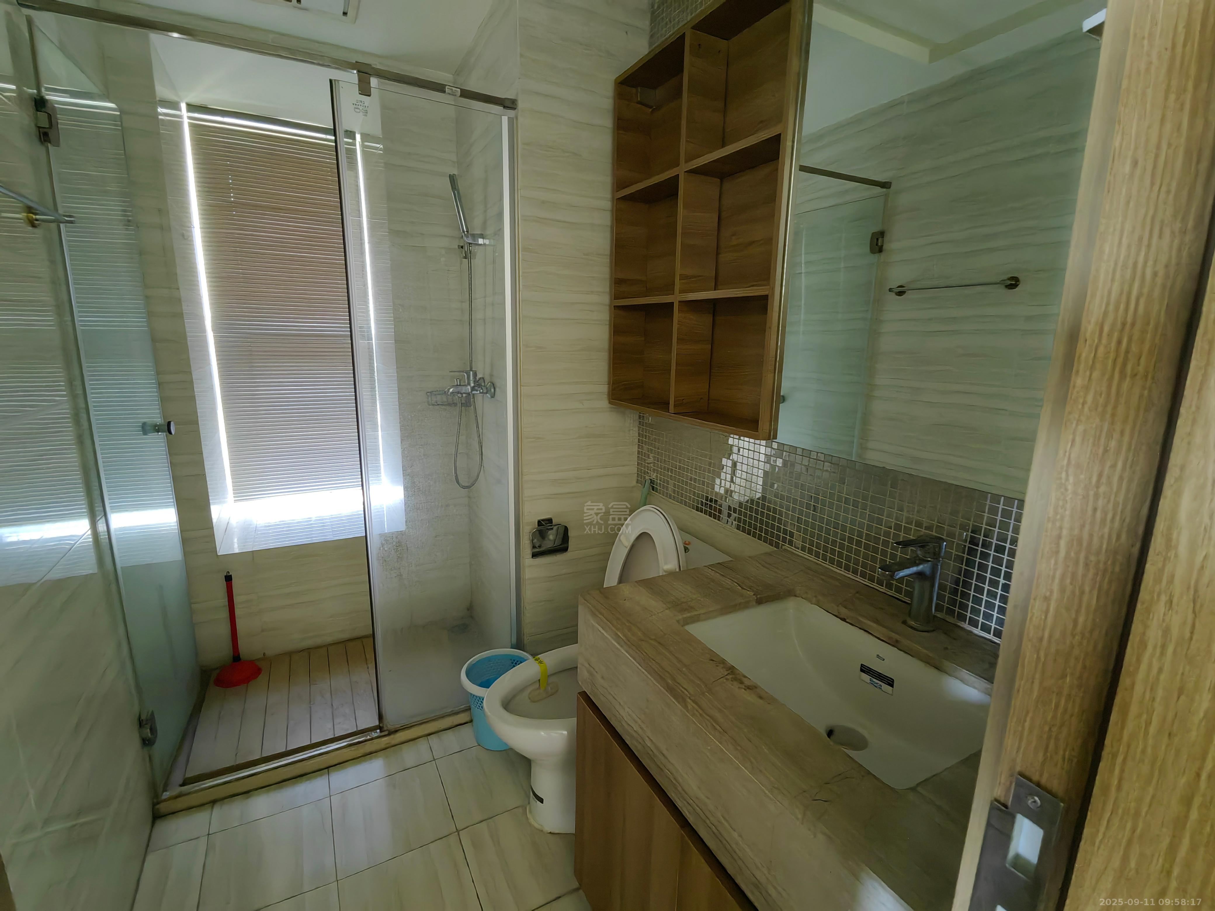 恒大御景湾 2室2厅1卫 1600.0元/月 恒大御景湾 2室2厅1卫 1600.0元/月室内图