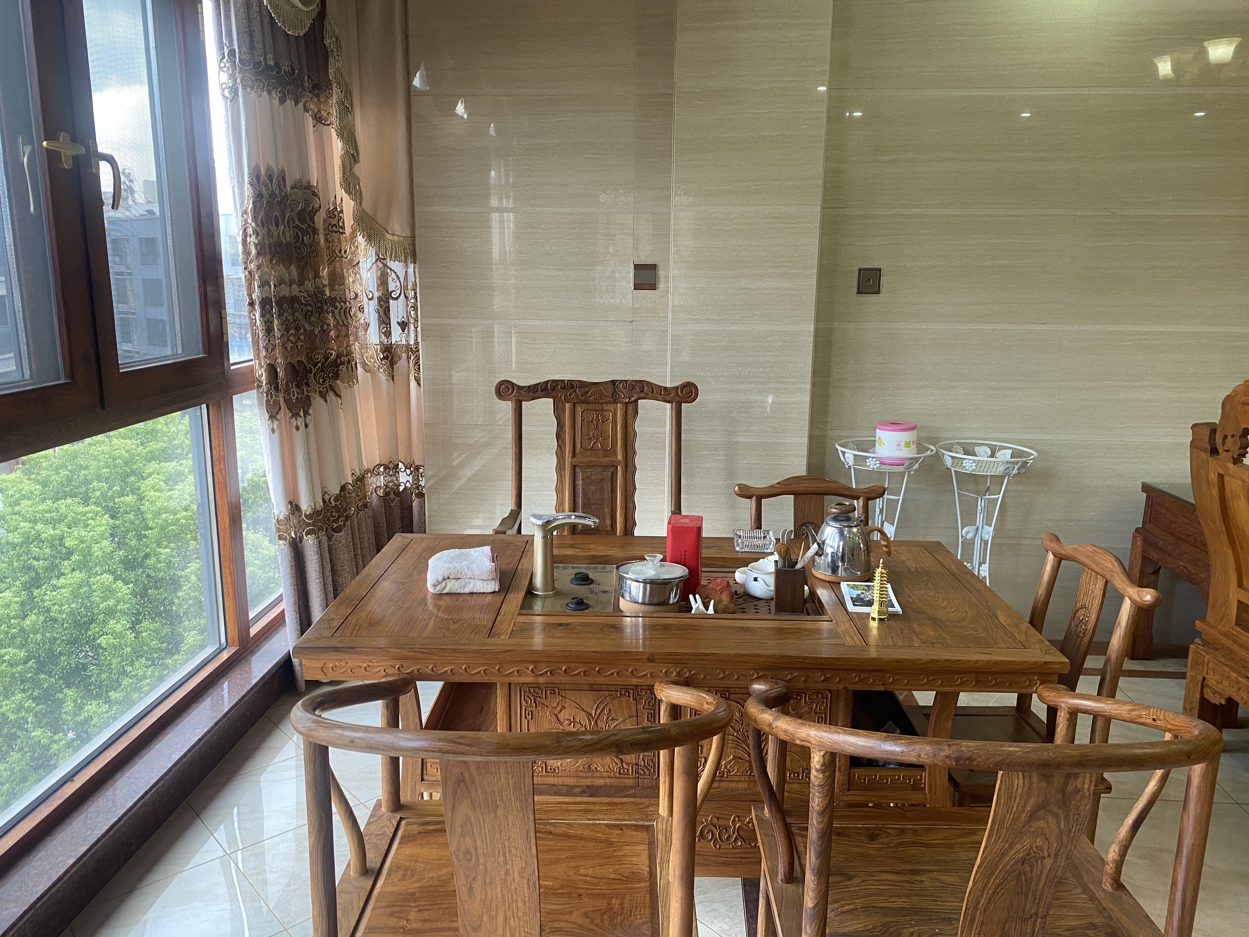 国土鑫苑 4室2厅2卫 138.8万 国土鑫苑 4室2厅2卫 138.8万客厅