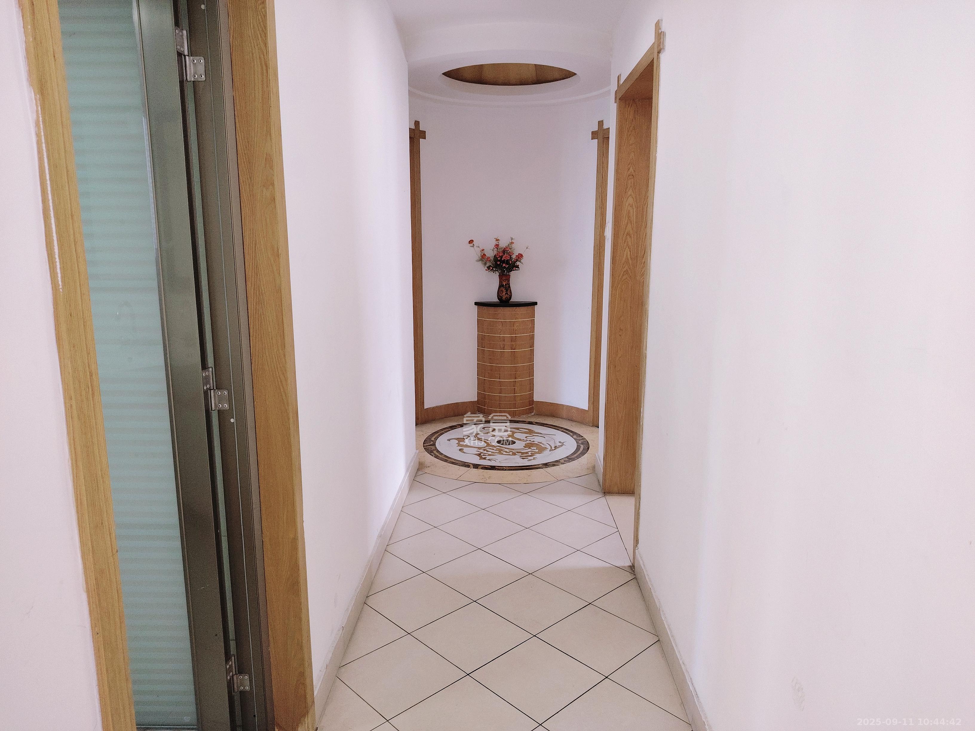 湘江北尚  3室2厅2卫    3400.0元/月 湘江北尚  3室2厅2卫    3400.0元/月室内图