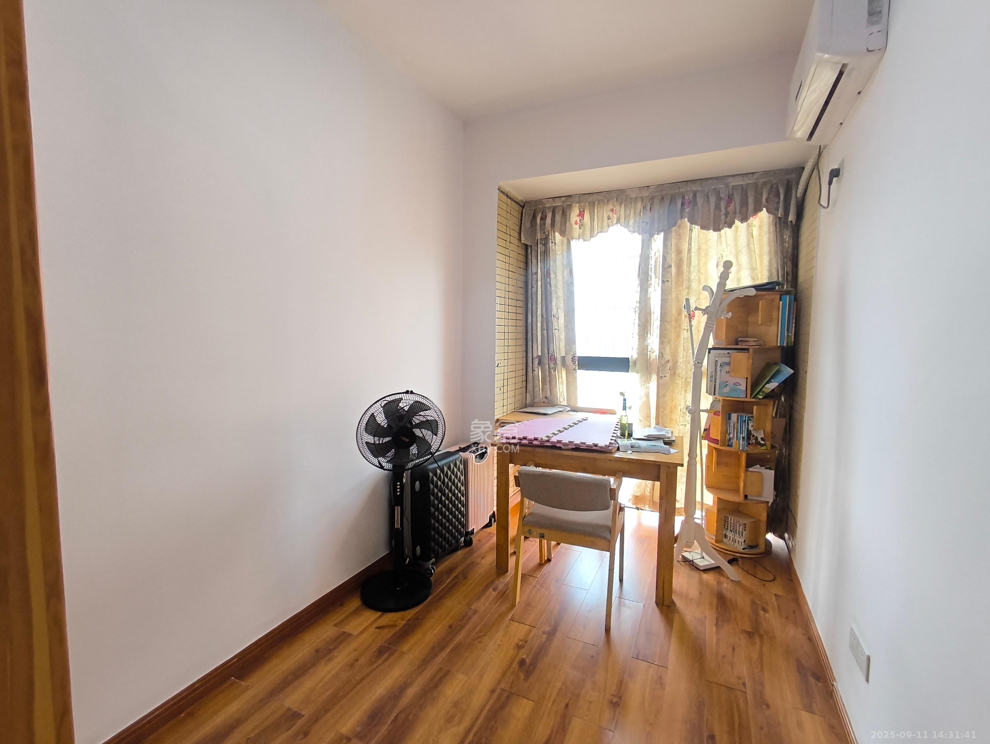 湖南报业文化城（米地亚家园）  3室2厅1卫    1800.0元/月室内图