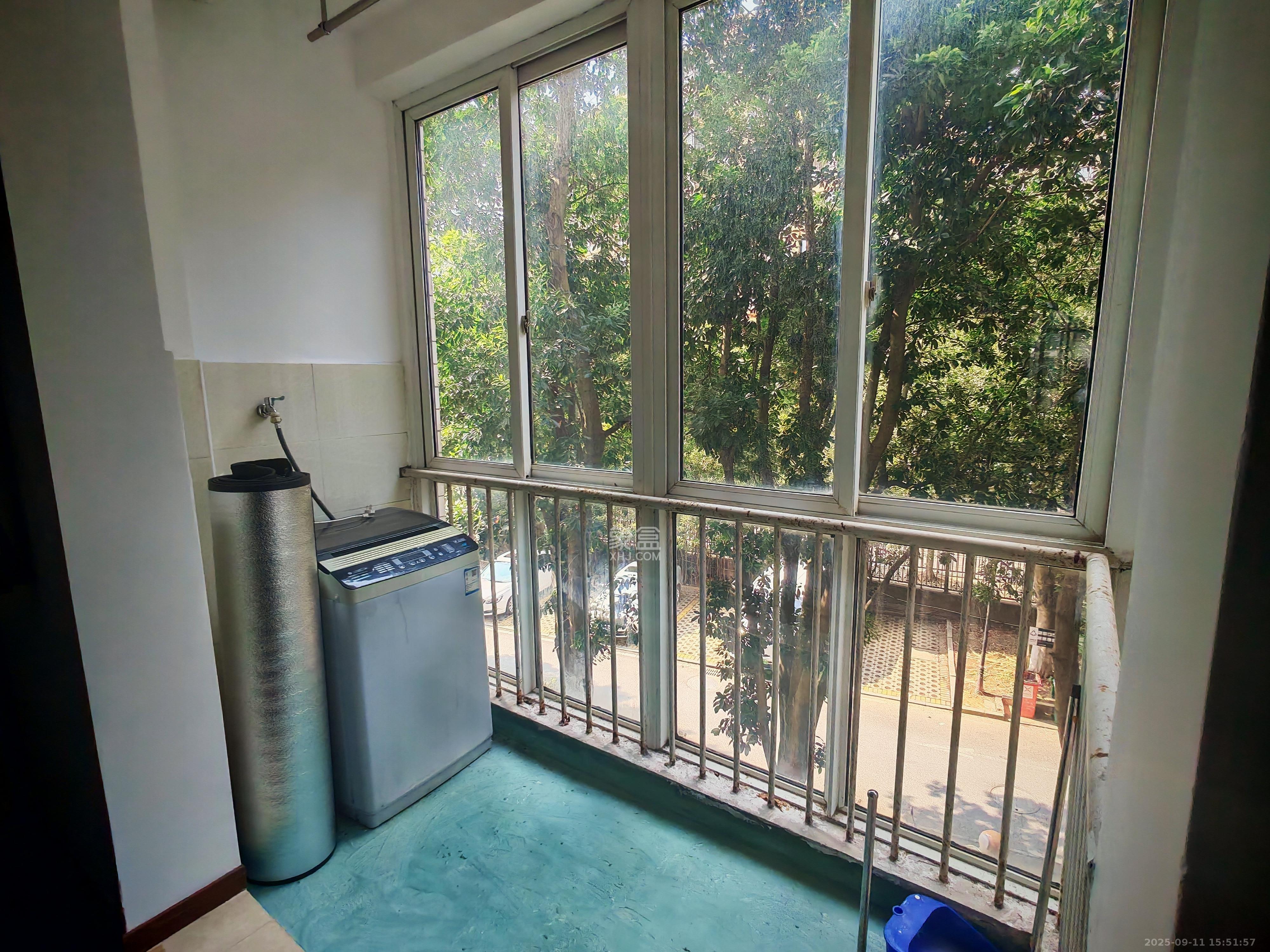 山语城一期 1室2厅2卫 2300.0元/月 山语城一期 1室2厅2卫 2300.0元/月室内图