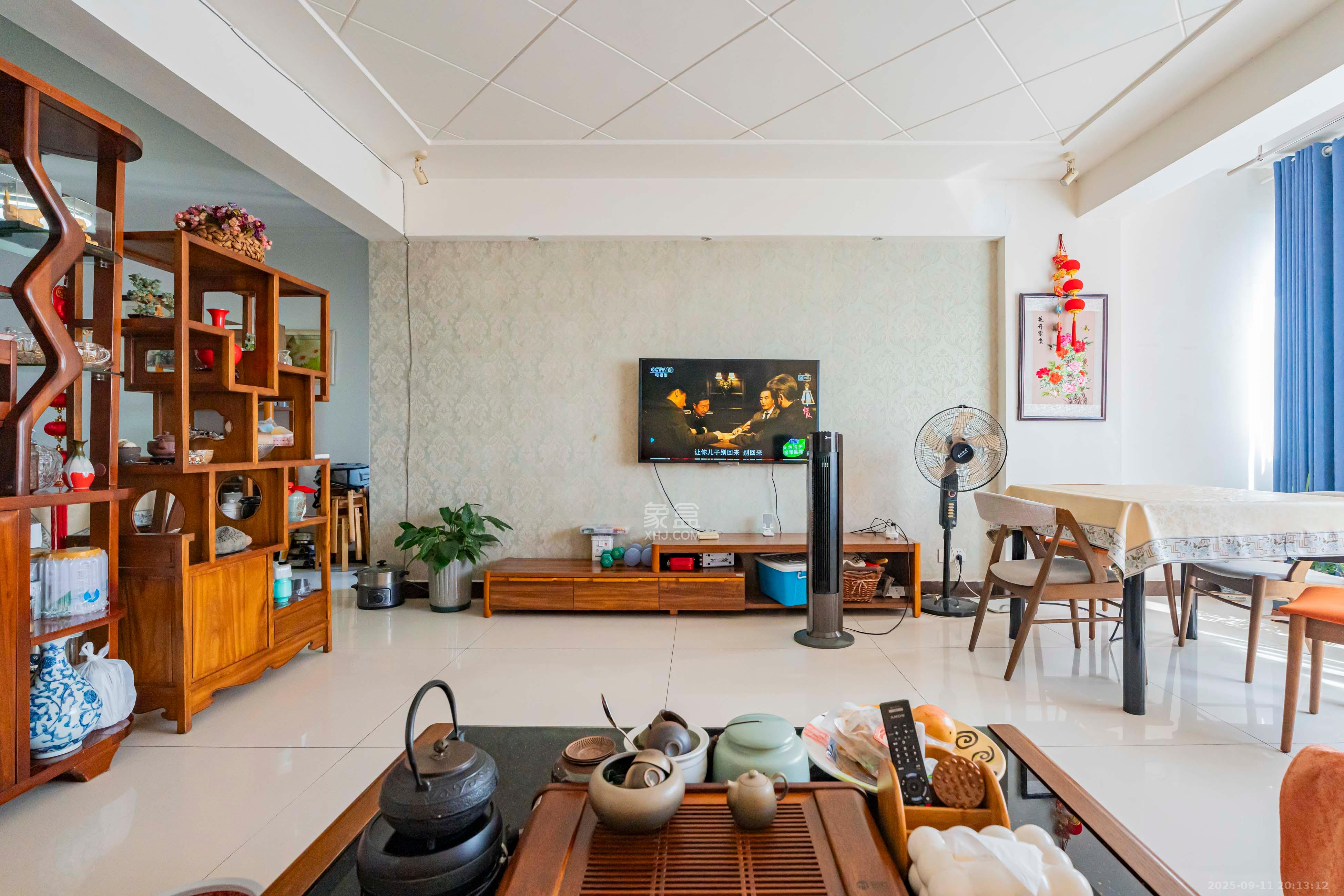 兴汉大厦 4室2厅2卫 128.0万 兴汉大厦 4室2厅2卫 128.0万客厅