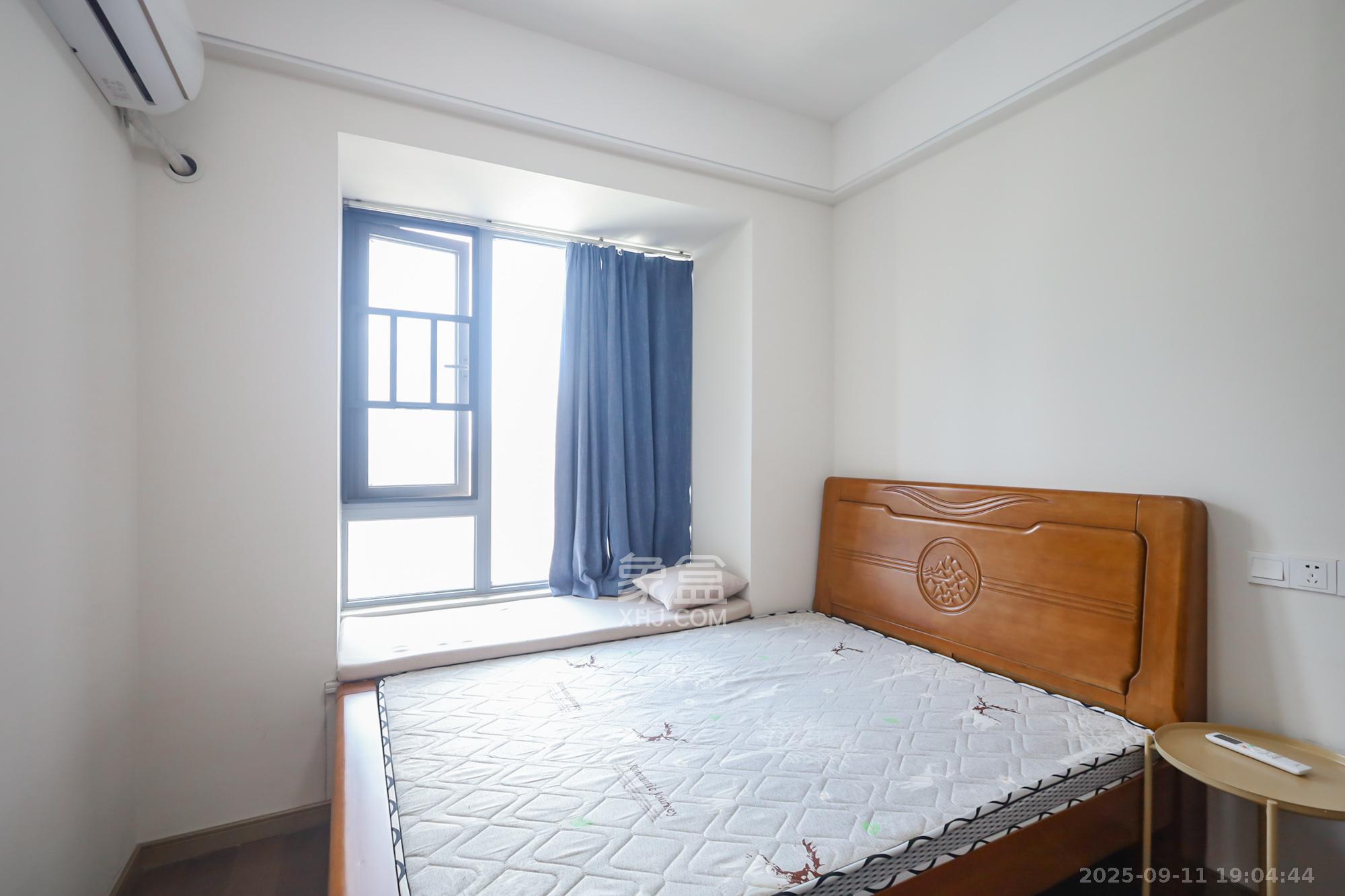 保利天禧C区 4室2厅2卫 250.0万 保利天禧C区 4室2厅2卫 250.0万卧室