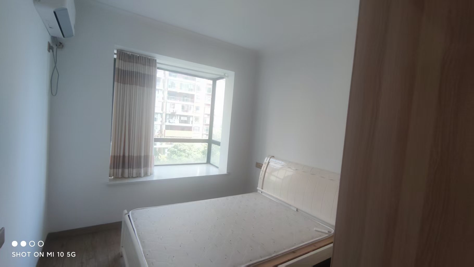 会龙山溪谷(住宅) 4室2厅2卫 2100.0元/月 会龙山溪谷(住宅) 4室2厅2卫 2100.0元/月室内图