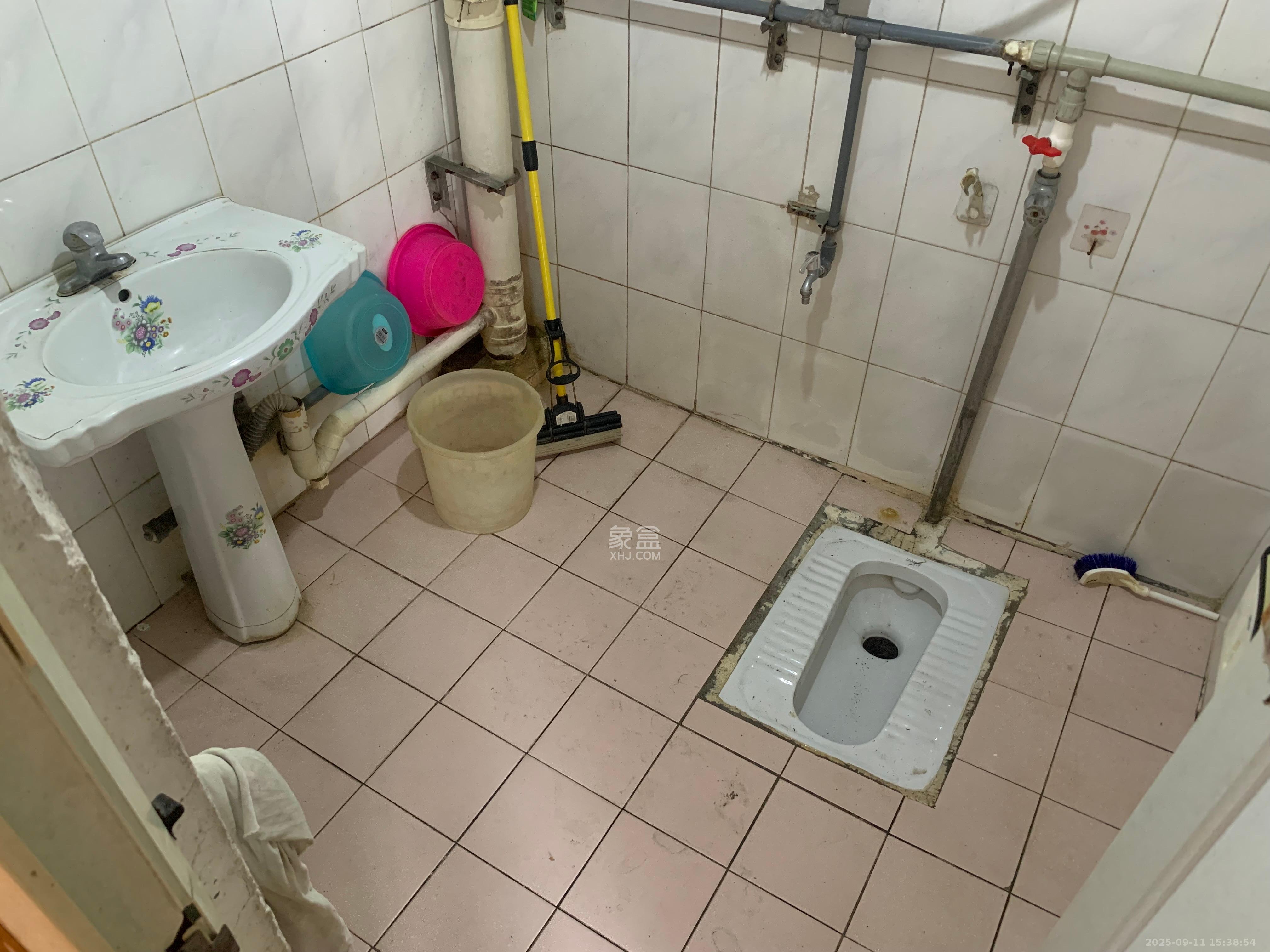 长华小区  2室1厅1卫    1600.0元/月室内图