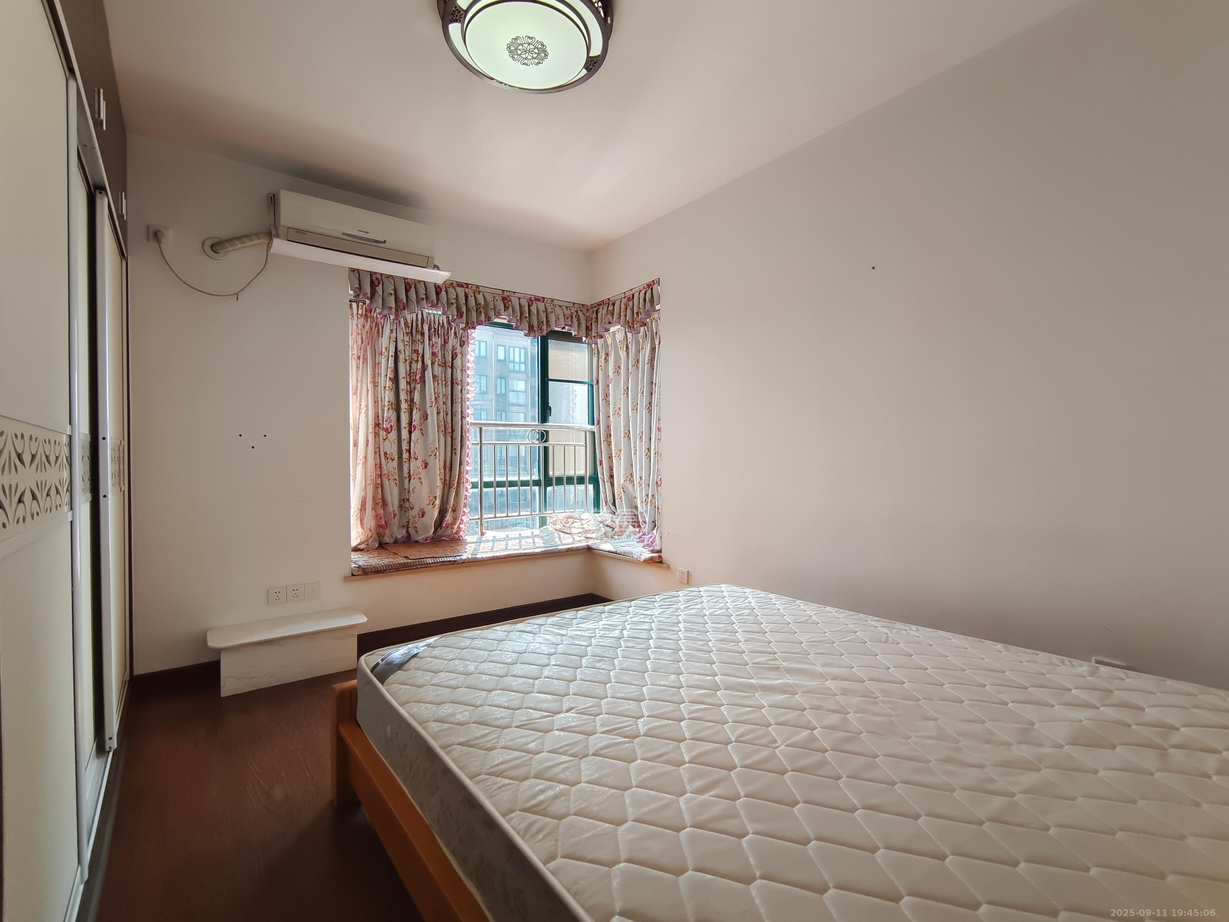 绿洲花园  3室2厅2卫    3500.0元/月 绿洲花园  3室2厅2卫    3500.0元/月室内图