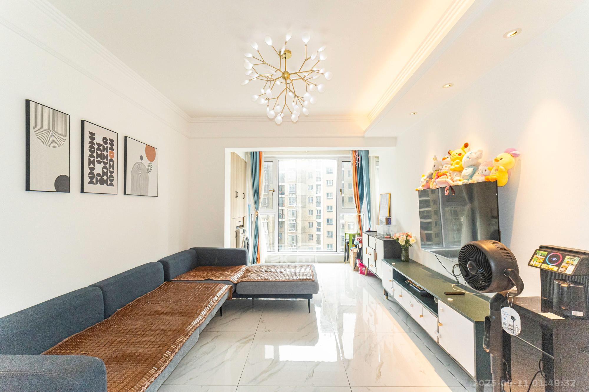 碧桂园中央花园 3室2厅2卫 85.0万 碧桂园中央花园 3室2厅2卫 85.0万客厅