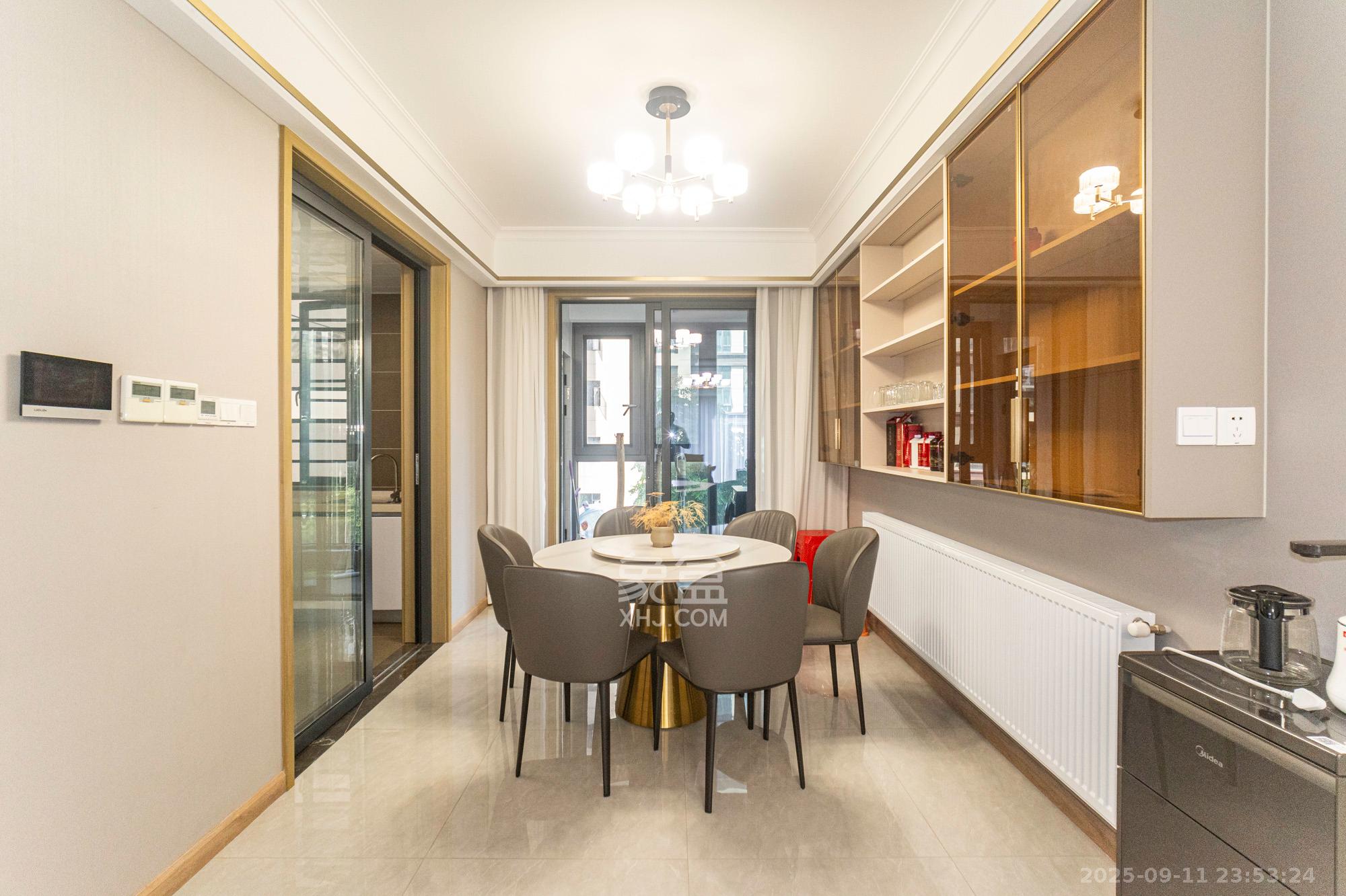 运达锦绣广场  4室2厅2卫    168.0万 运达锦绣广场  4室2厅2卫    168.0万客厅