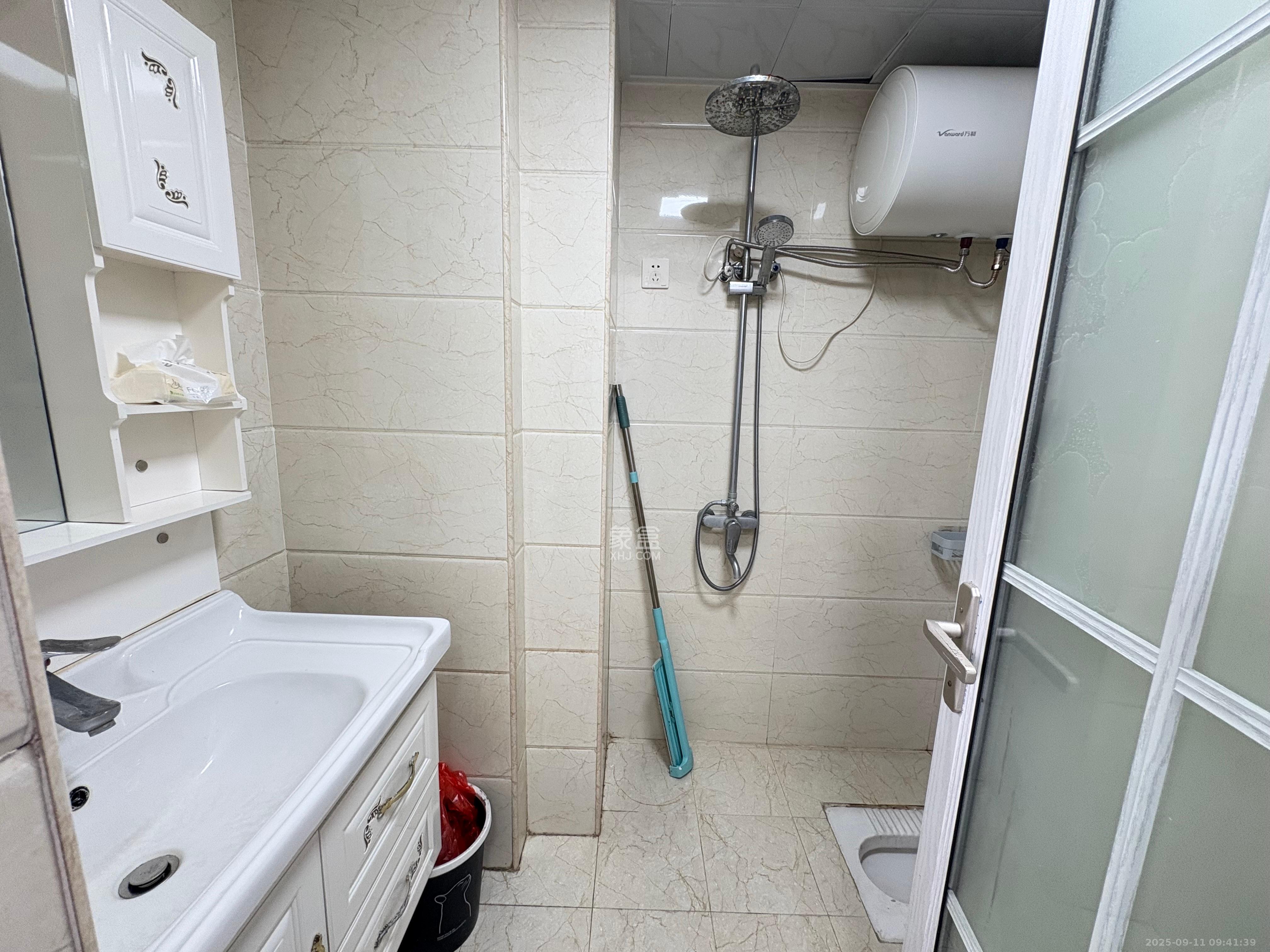 华润五彩城 1室1厅1卫 1500.0元/月 华润五彩城 1室1厅1卫 1500.0元/月室内图