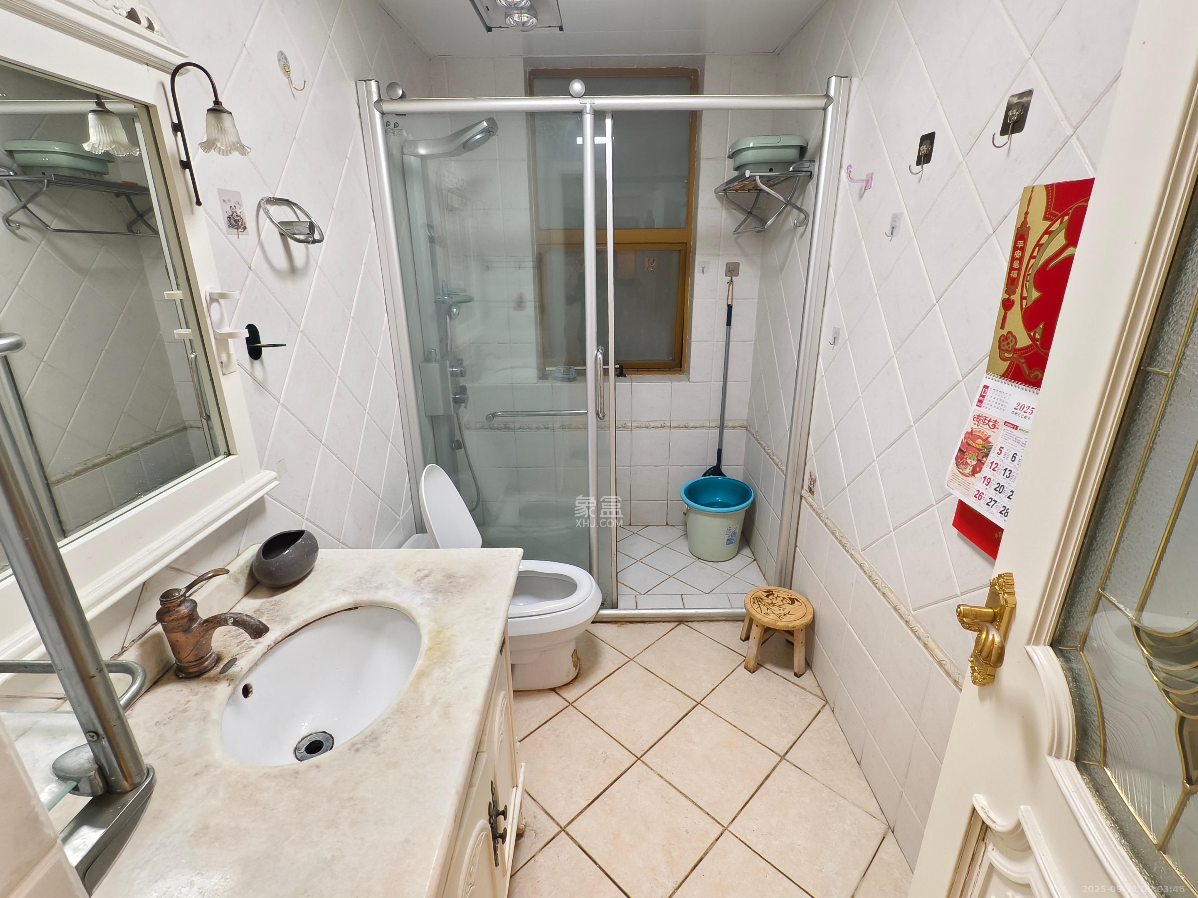 天健芙蓉盛世一期  2室1厅1卫    3200.0元/月室内图