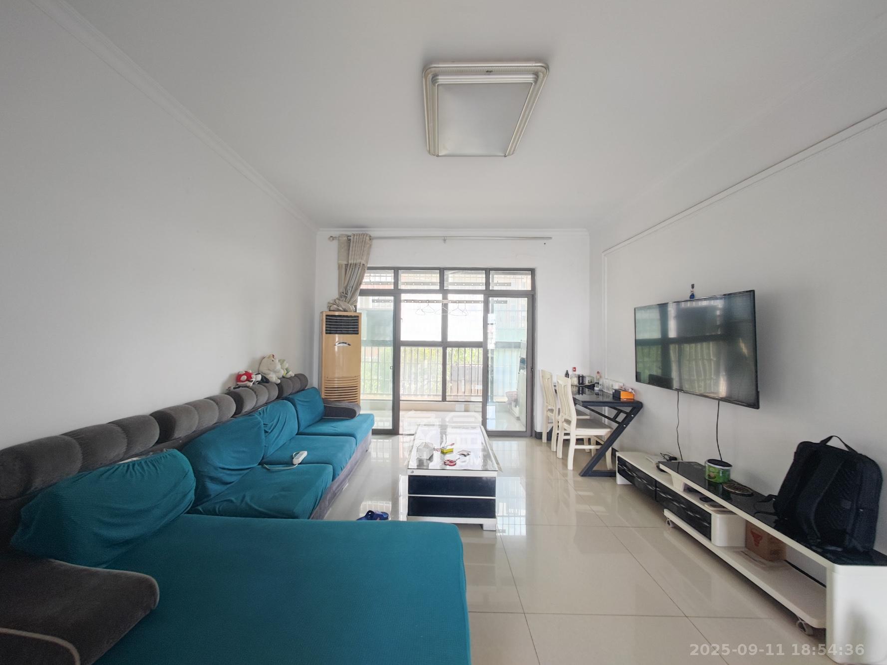 德庆水韵山城 2室2厅1卫 68.0万 德庆水韵山城 2室2厅1卫 68.0万客厅