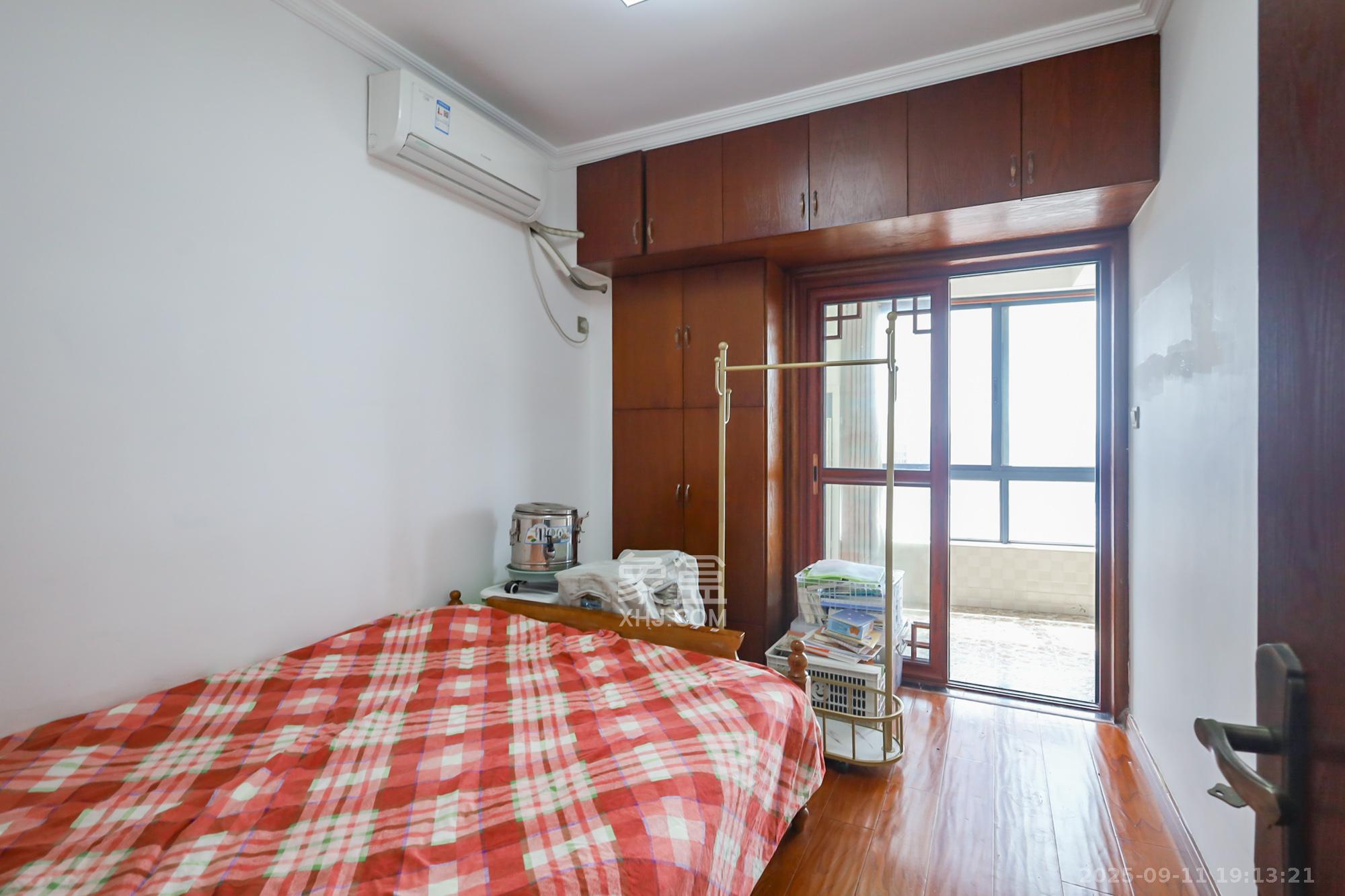 兰亭都荟（璟峰苑）  3室2厅1卫    110.0万卧室