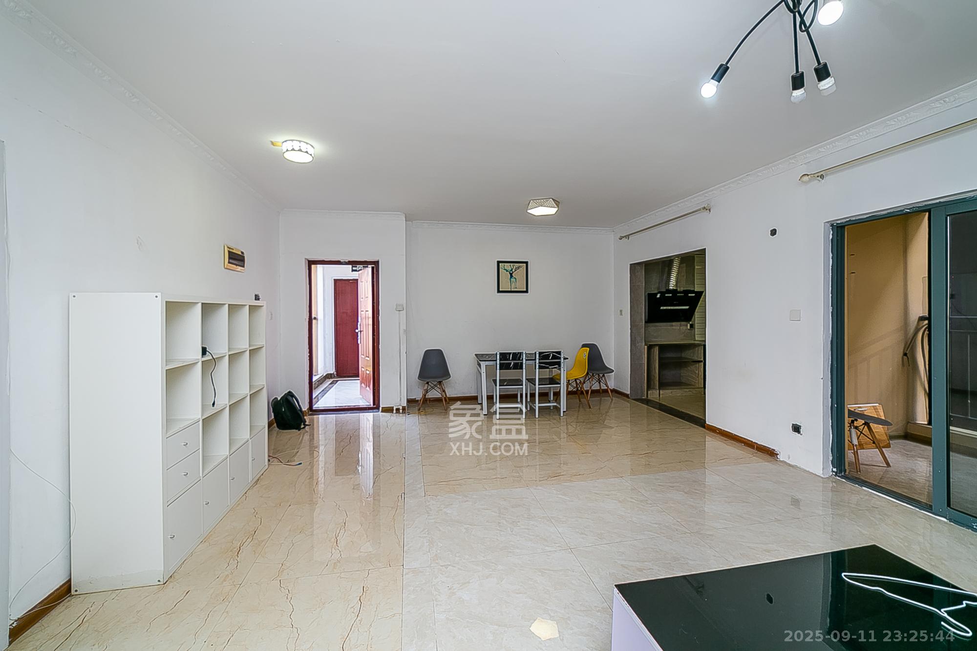 荣盛花语书苑  3室2厅2卫    97.0万