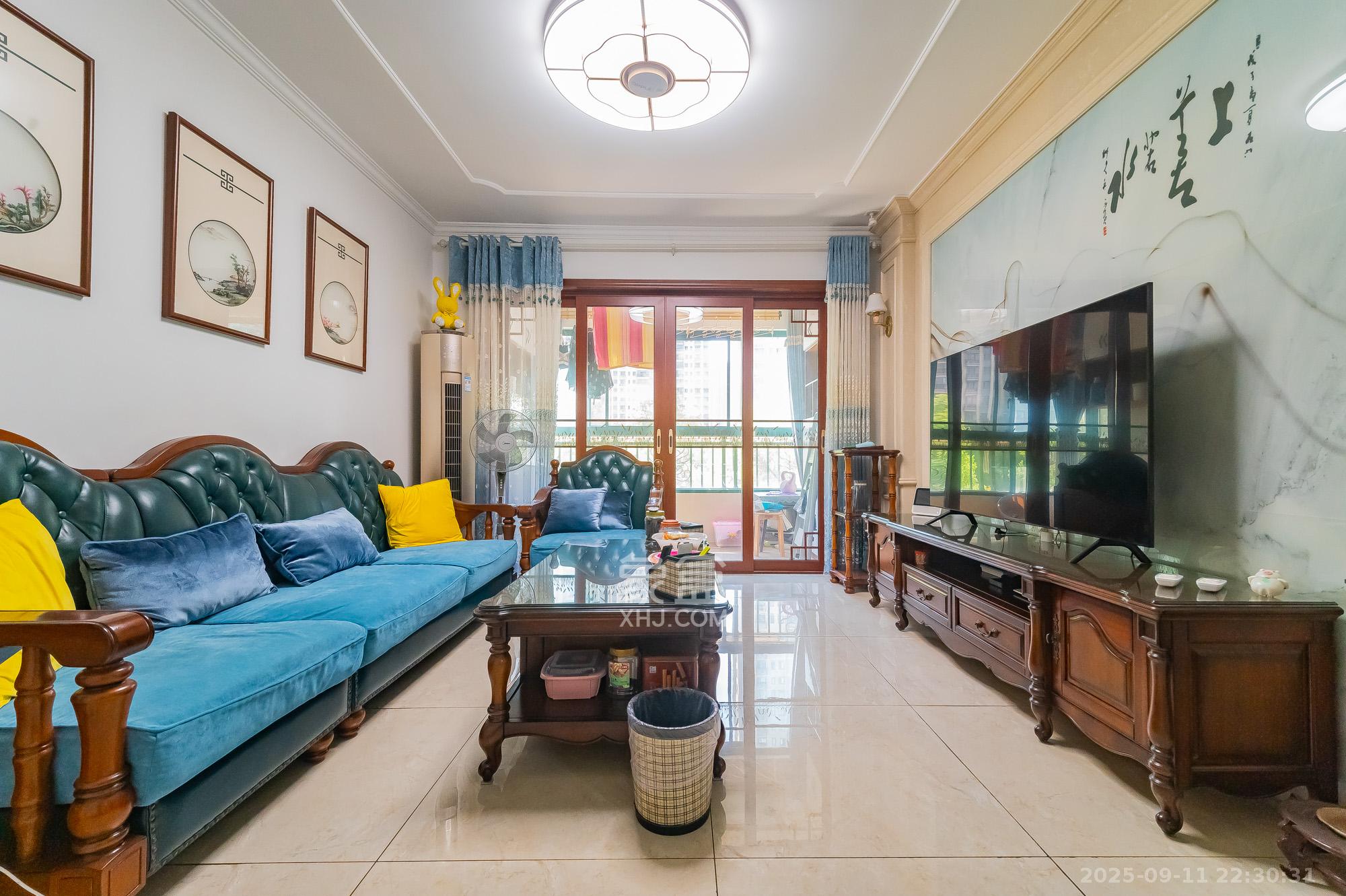 恒大翡翠华庭 3室2厅2卫 98.0万 恒大翡翠华庭 3室2厅2卫 98.0万客厅