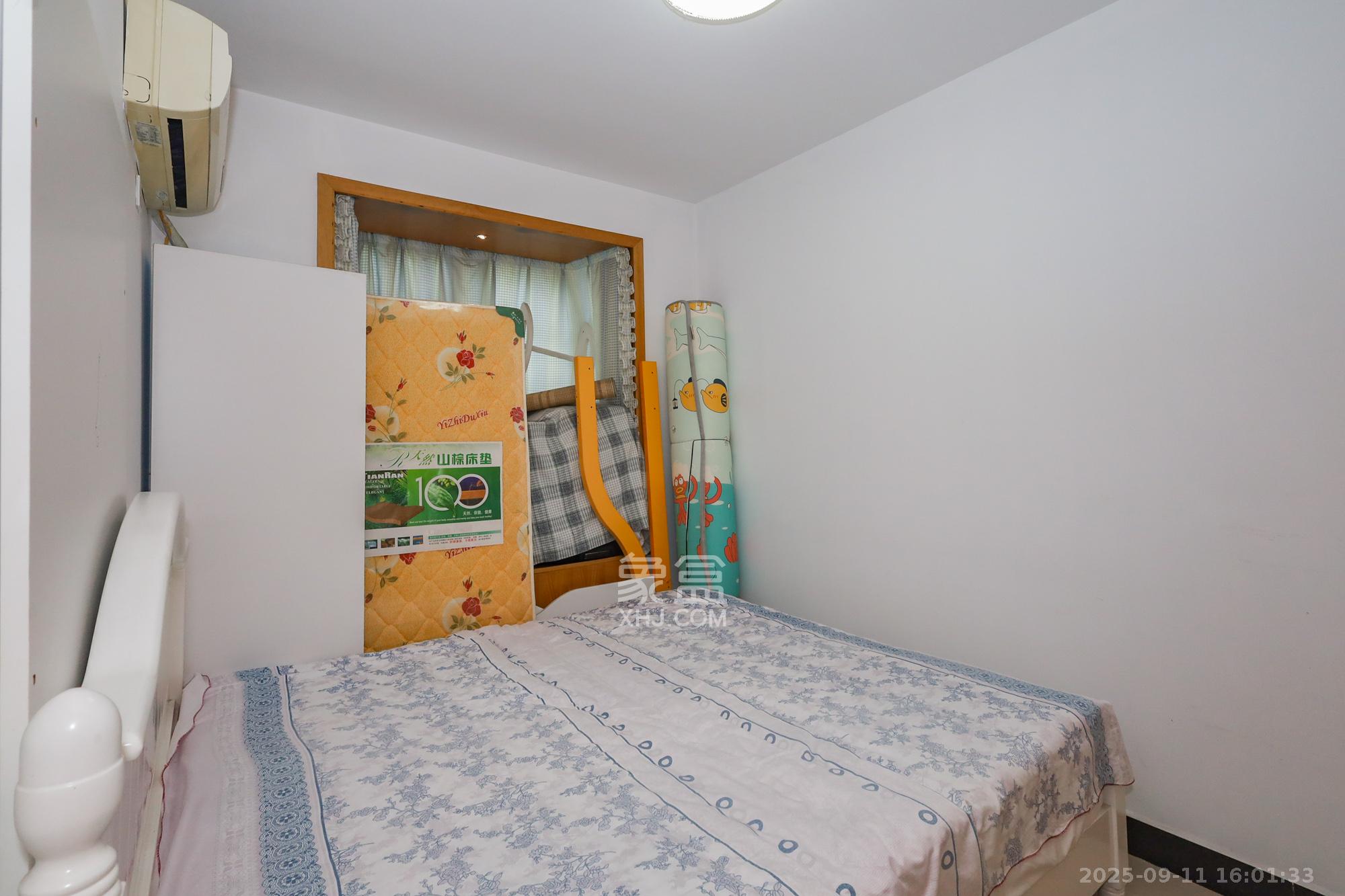 德润园 3室2厅1卫 80.0万 德润园 3室2厅1卫 80.0万卧室