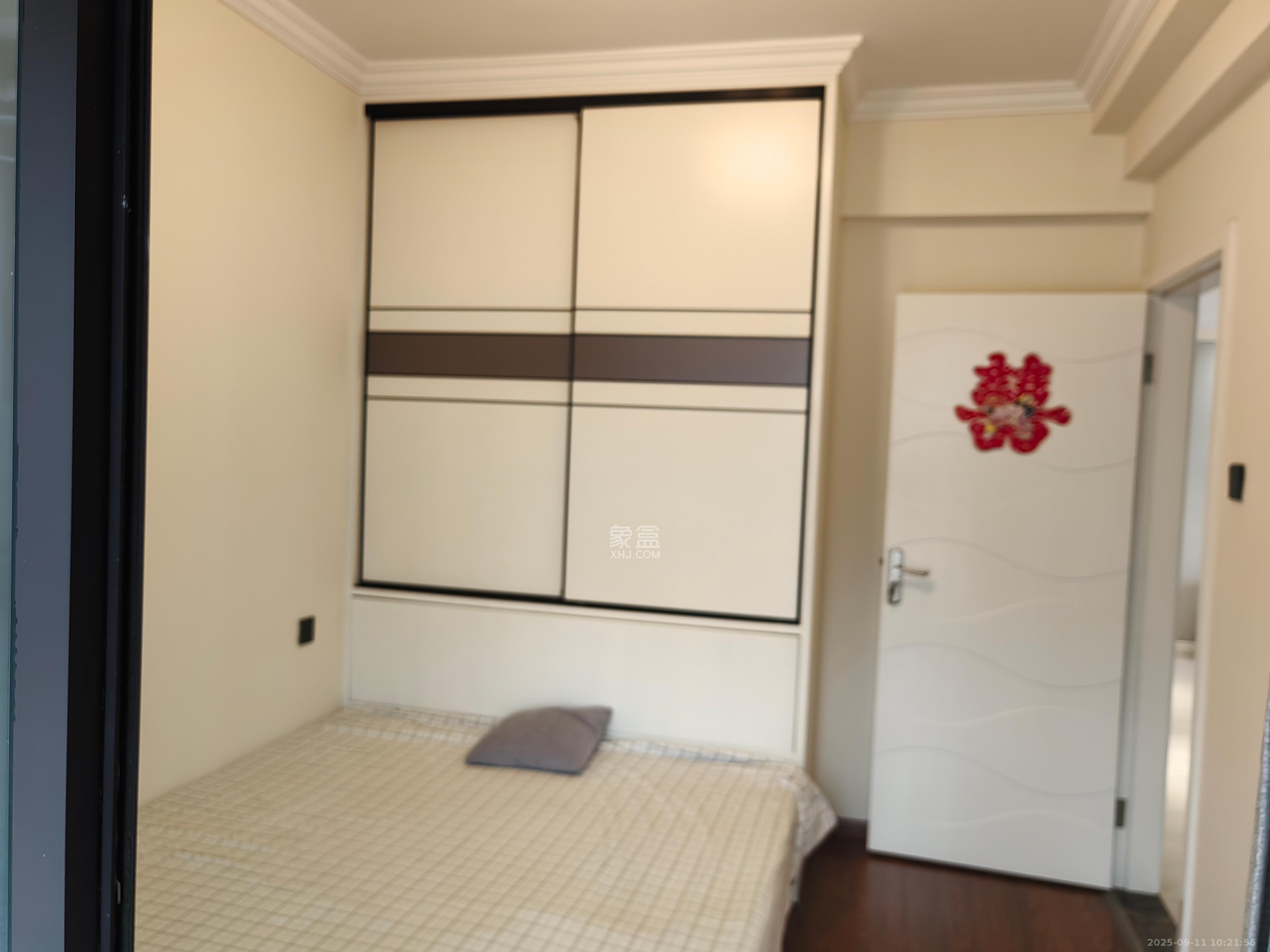 星湖湾二期高层  4室2厅2卫    3500.0元/月 星湖湾二期高层  4室2厅2卫    3500.0元/月室内图