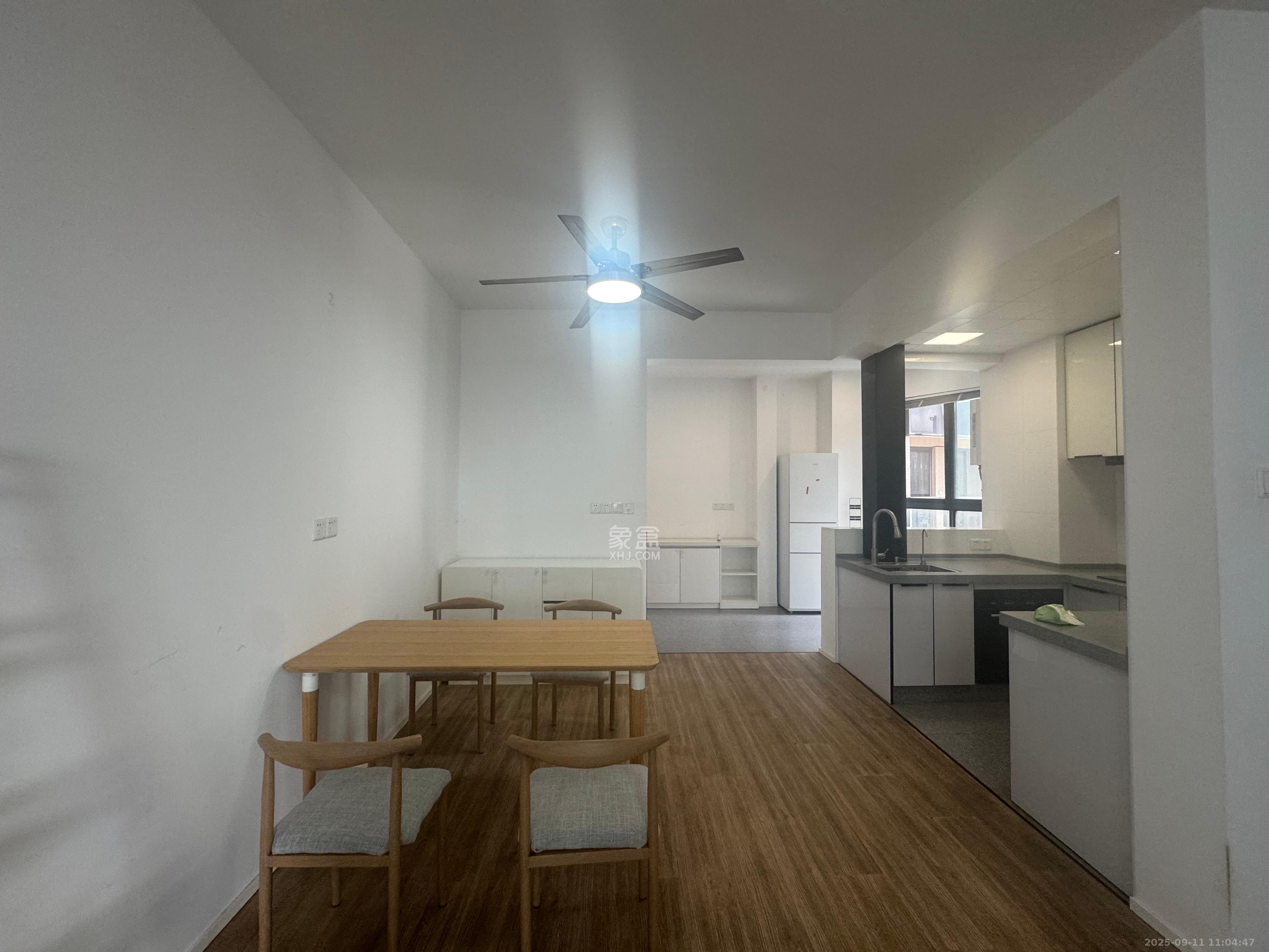 通用时代国际社区 3室2厅2卫 3300.0元/月 通用时代国际社区 3室2厅2卫 3300.0元/月室内图