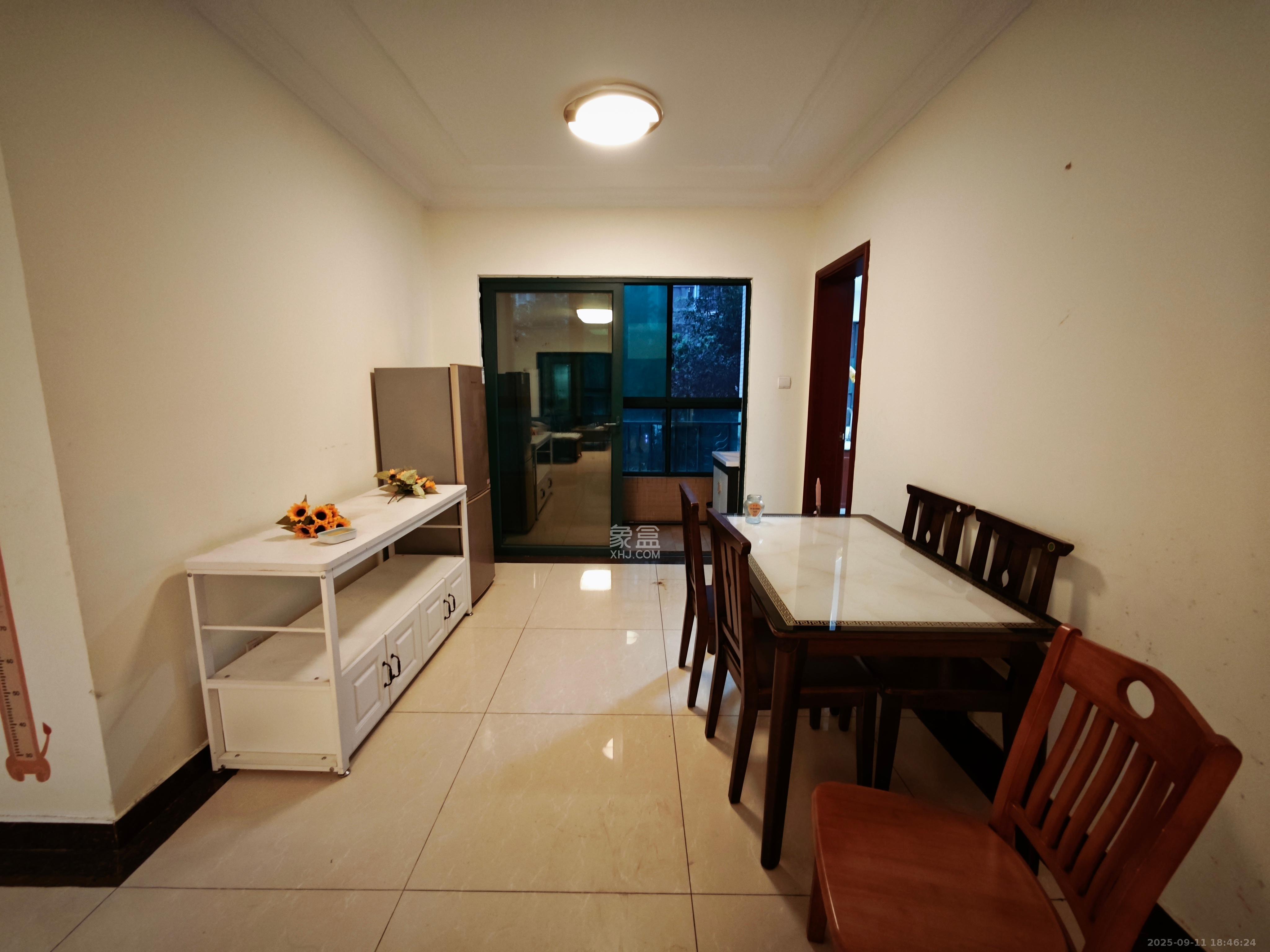 恒大华府  4室2厅1卫    3600.0元/月室内图