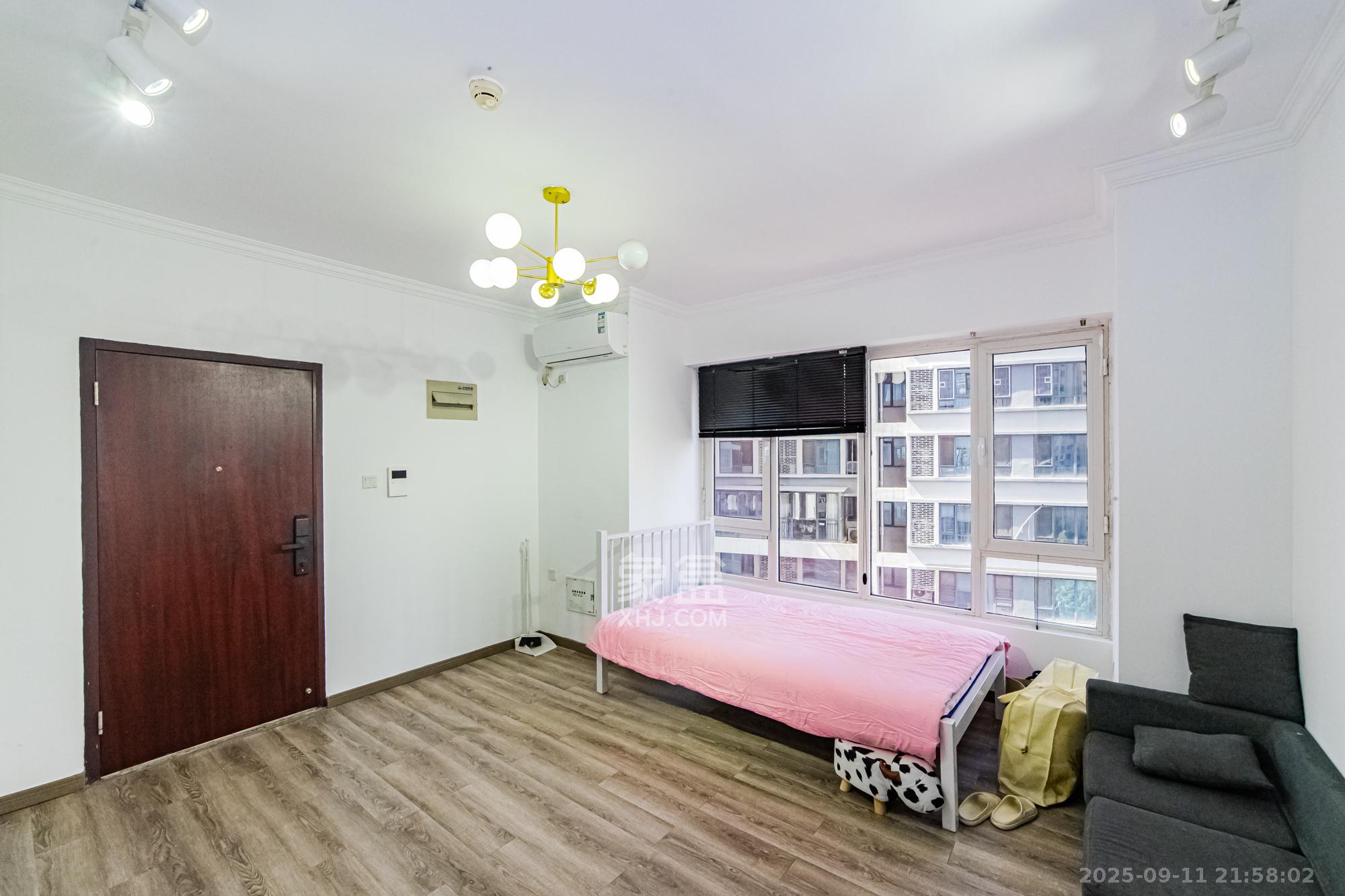 北辰三角洲E3区 1室1厅1卫 70.0万 北辰三角洲E3区 1室1厅1卫 70.0万客厅