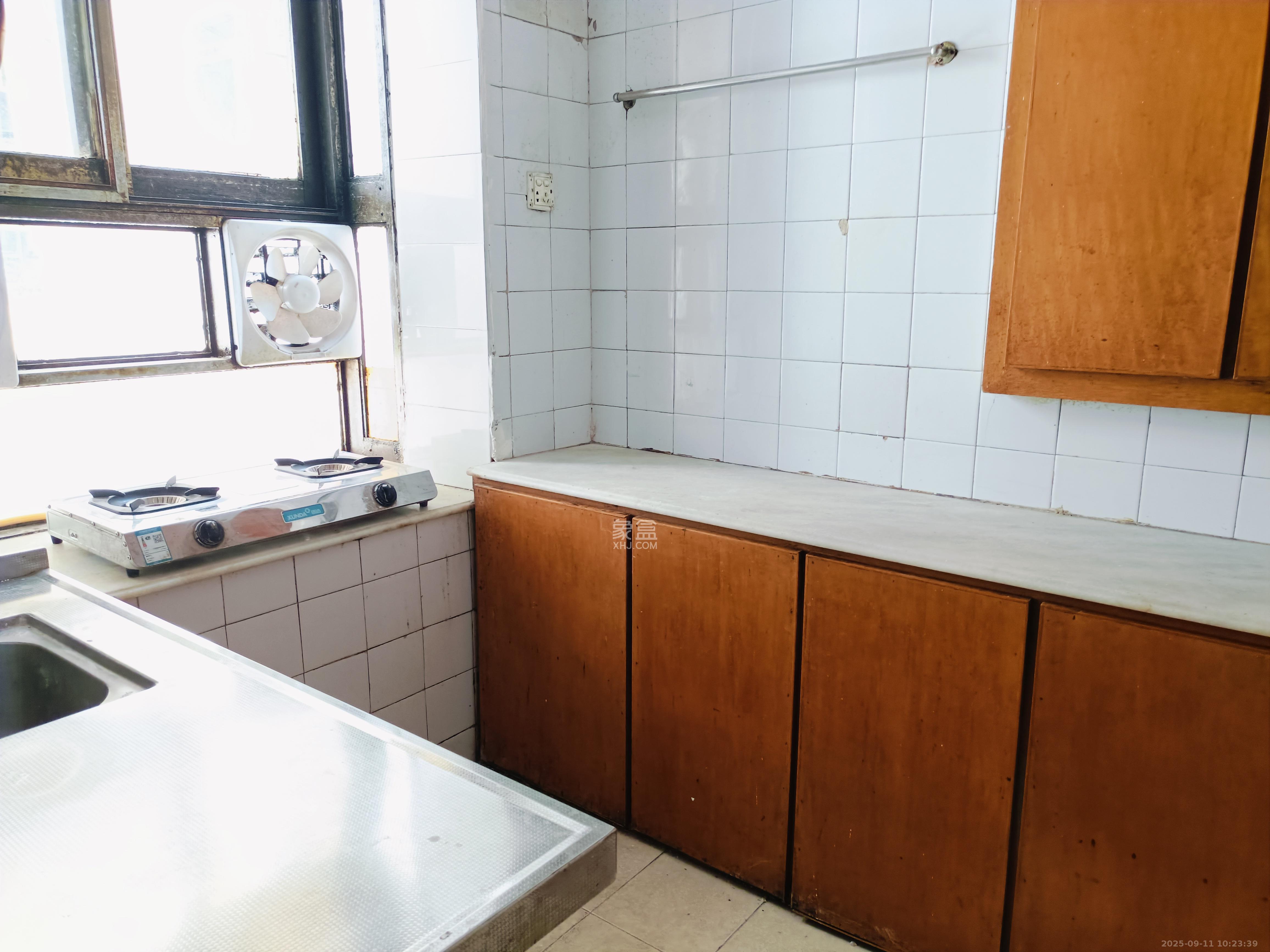 福乐凯公寓  3室1厅2卫    2400.0元/月室内图