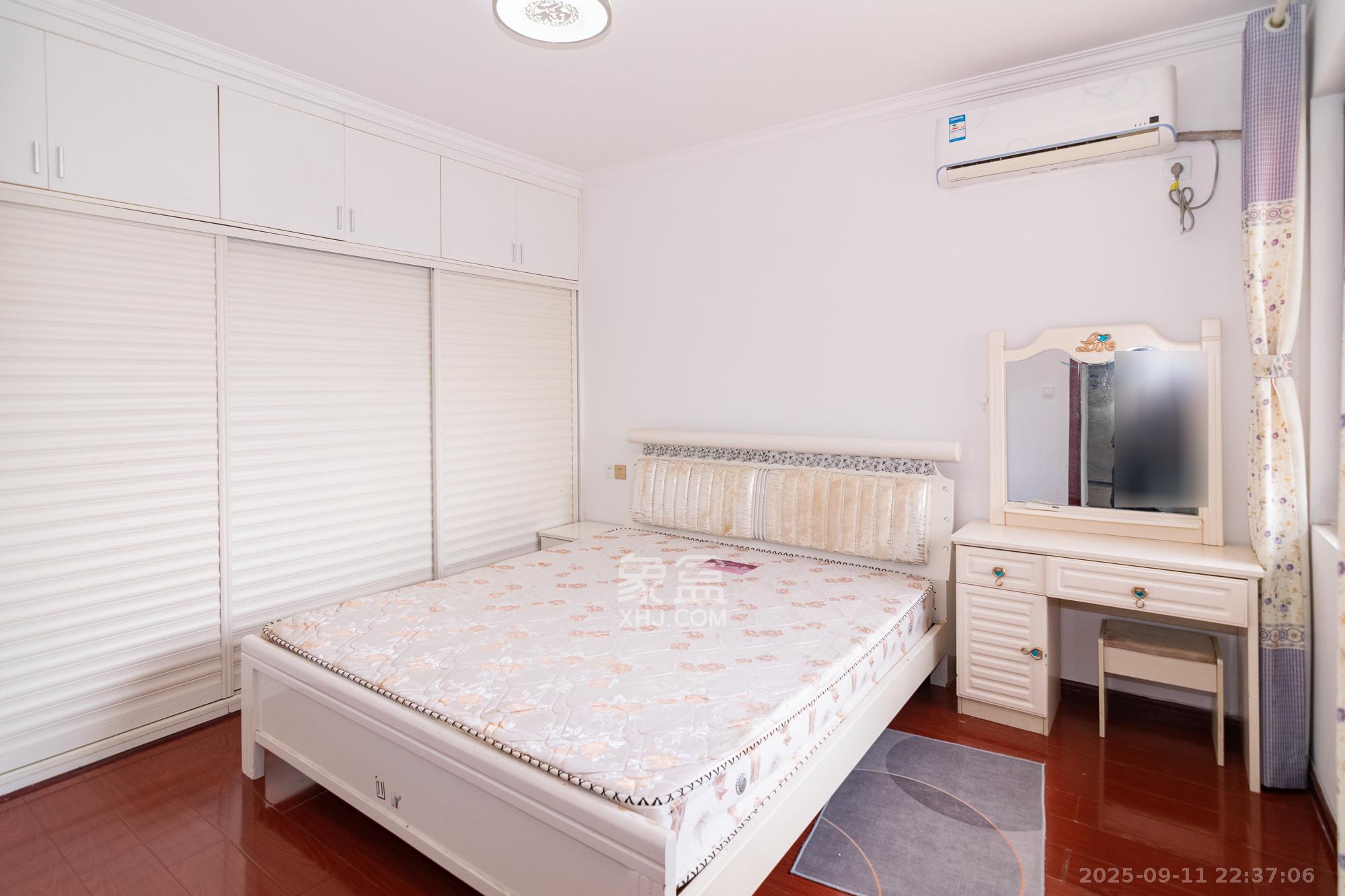 新城国际花都 2室2厅1卫 45.88万 新城国际花都 2室2厅1卫 45.88万卧室