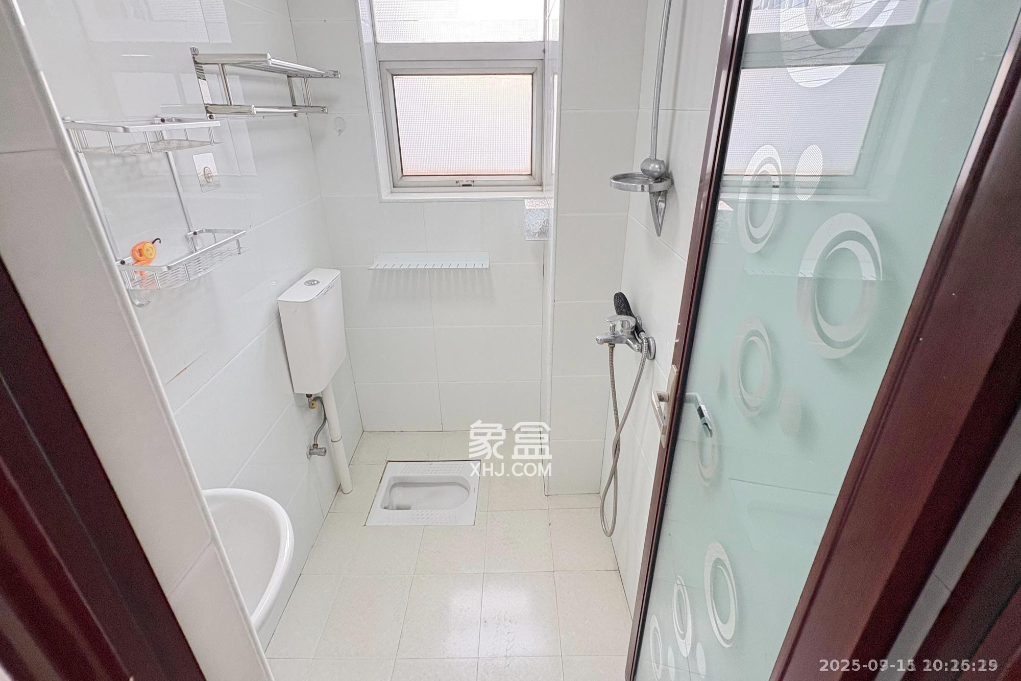 凯通国际城(凯通朝庭) 2室1厅1卫 2200.0元/月 凯通国际城(凯通朝庭) 2室1厅1卫 2200.0元/月室内图