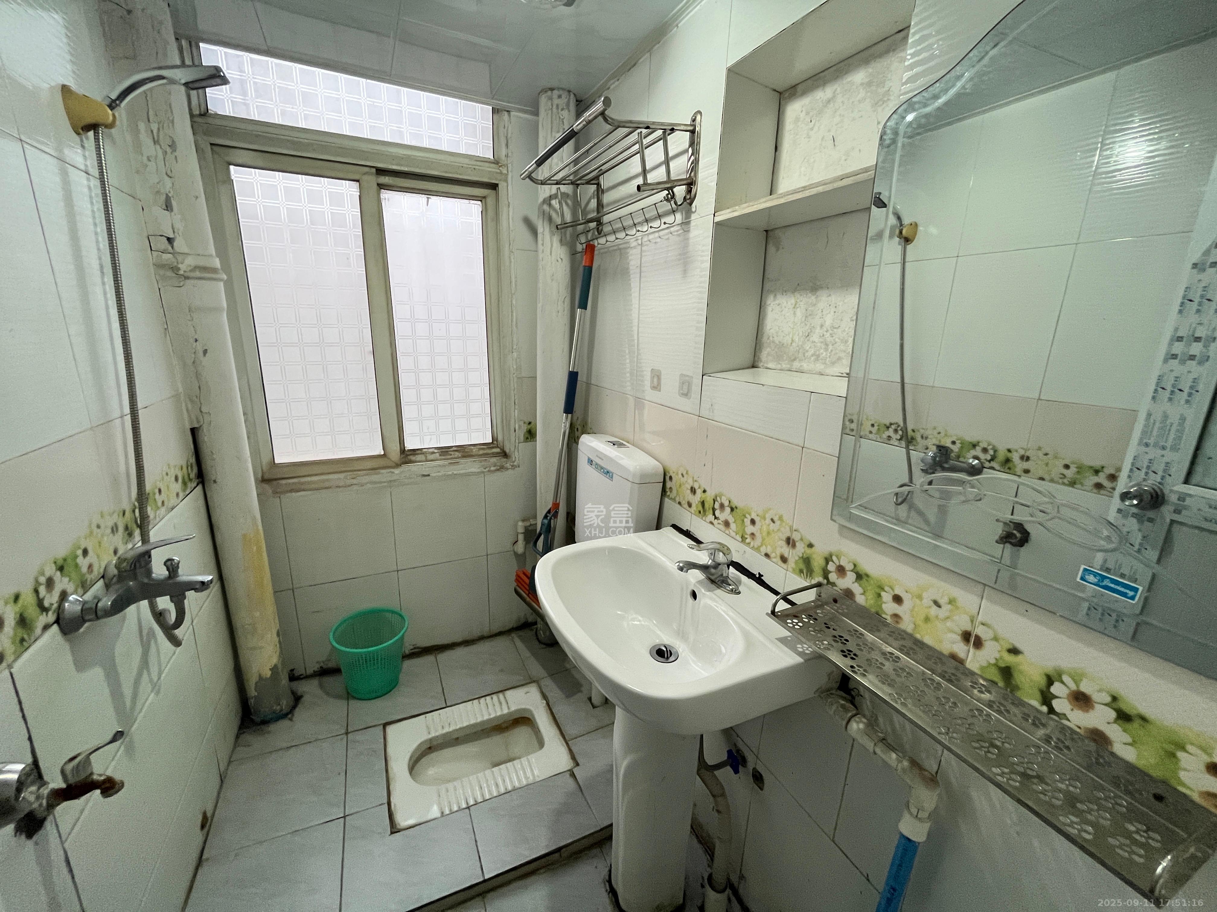 市直属机关宿舍 2室1厅1卫 1200.00元/月 市直属机关宿舍 2室1厅1卫 1200.00元/月室内图