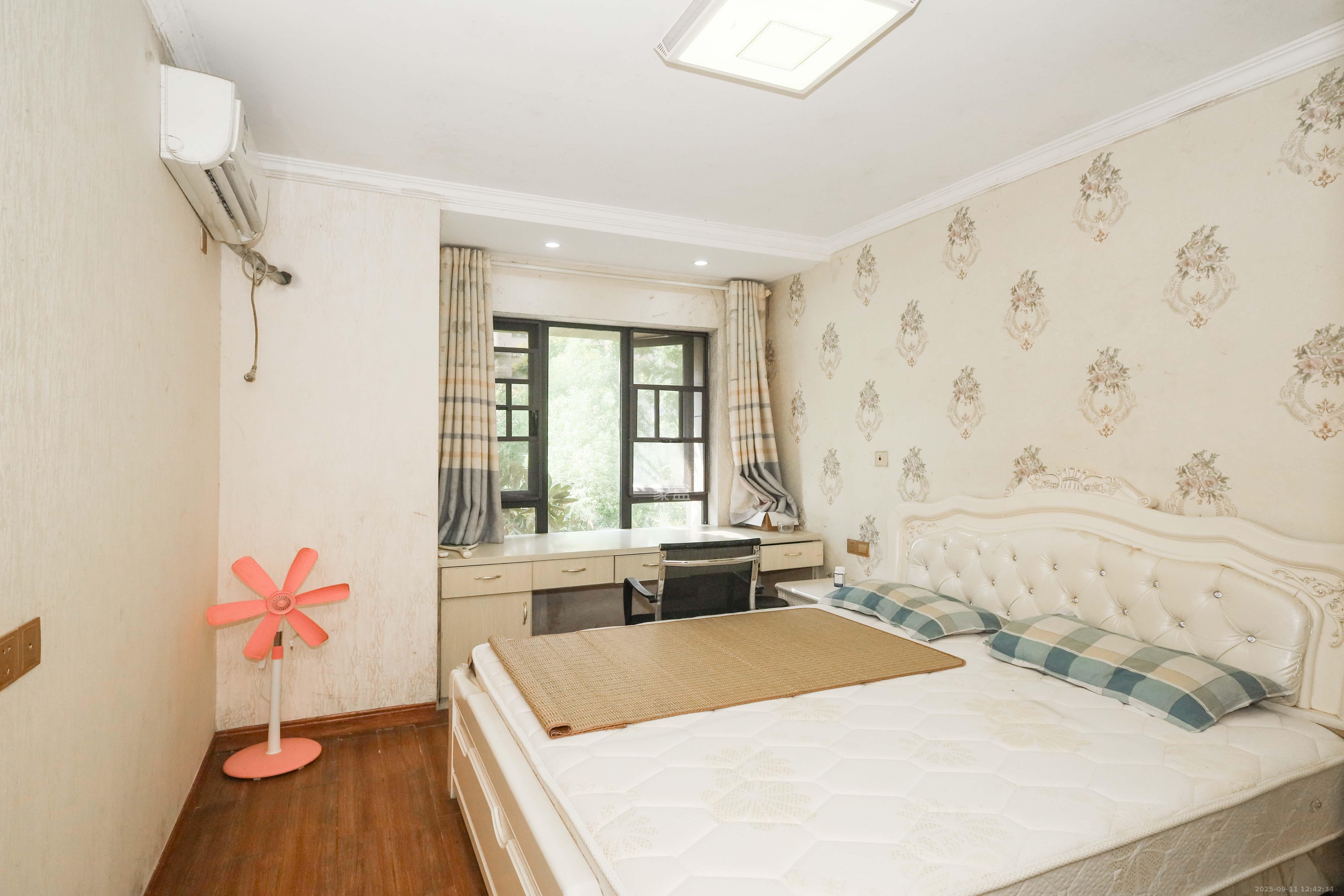 惠天然梅岭国际 3室2厅1卫 125.8万 惠天然梅岭国际 3室2厅1卫 125.8万卧室