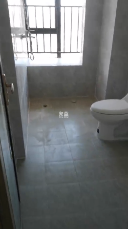 坡博家园五区 4室2厅1卫 3200.0元/月 坡博家园五区 4室2厅1卫 3200.0元/月室内图