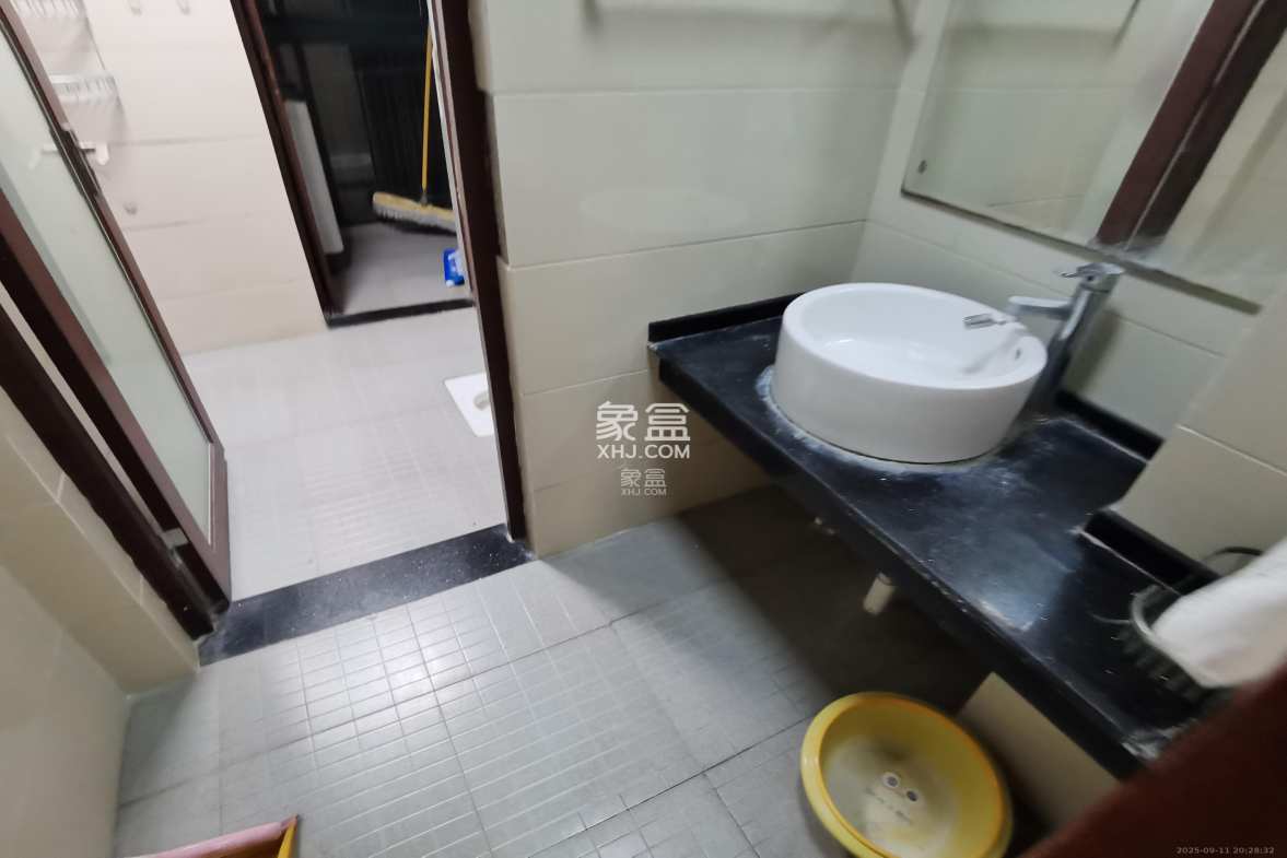 浏阳河畔家园  3室2厅1卫    2800.0元/月 浏阳河畔家园  3室2厅1卫    2800.0元/月室内图