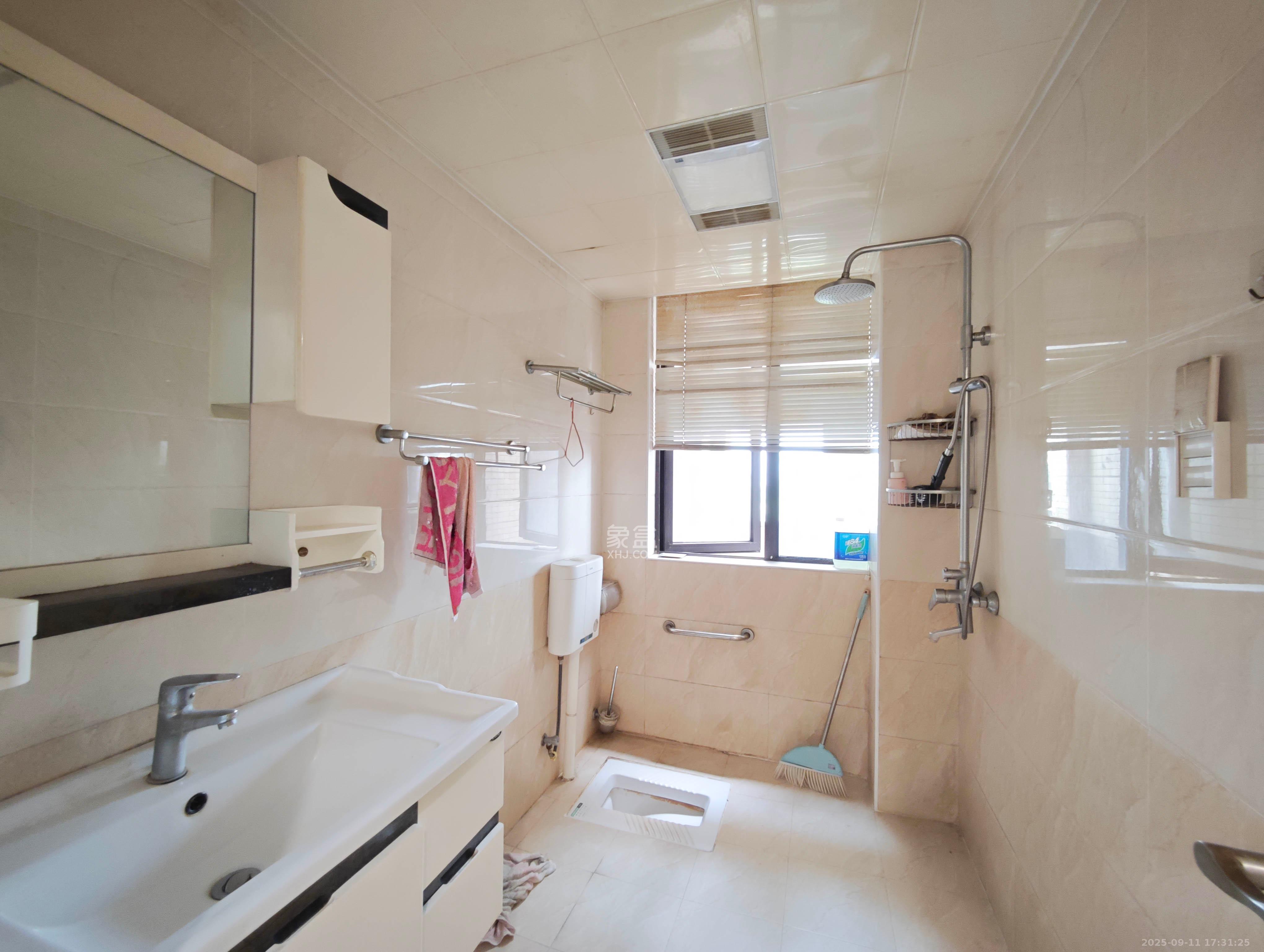 湘水郡（兴旺小爱同学）  4室2厅2卫    88.0万卫生间