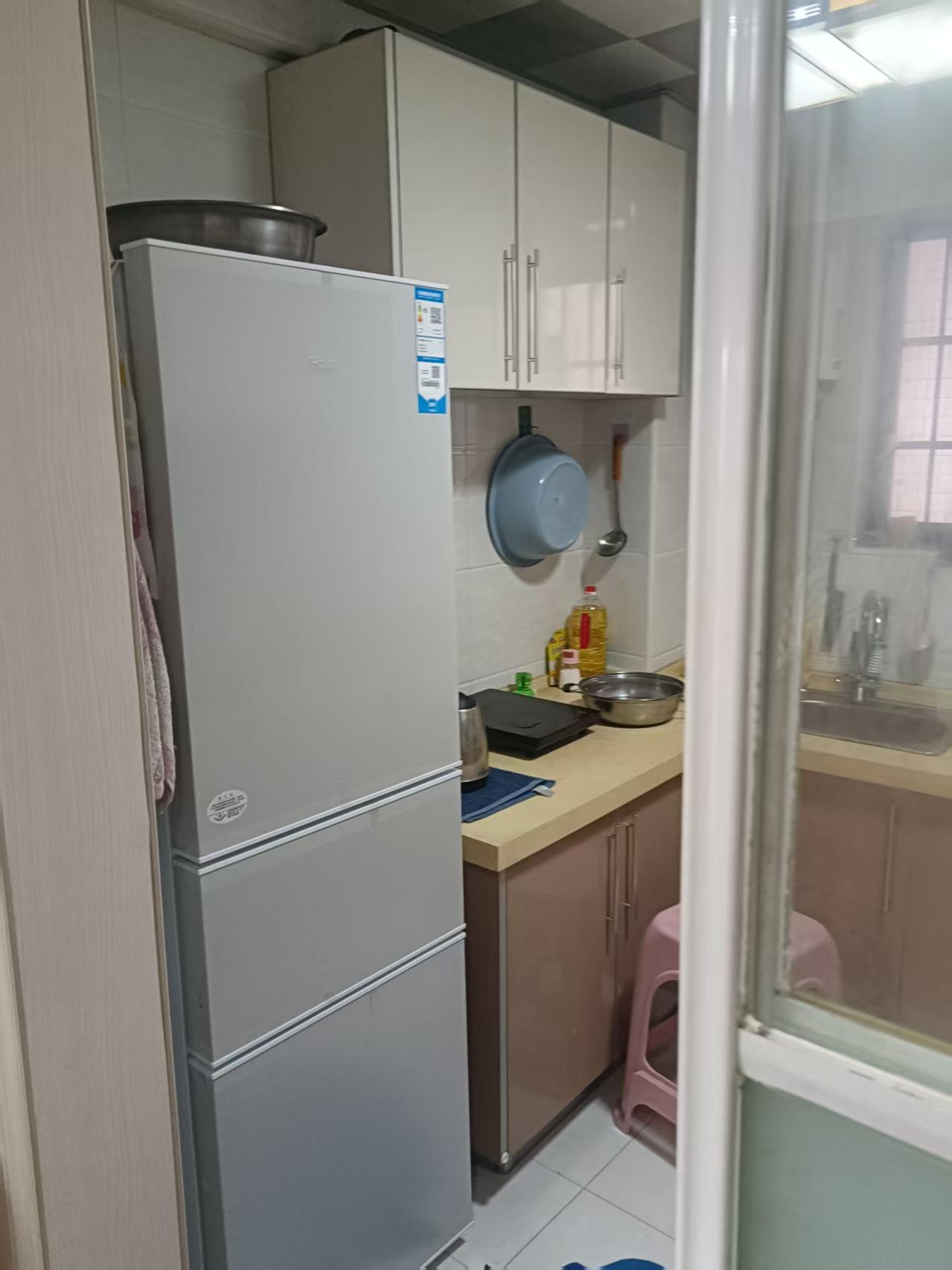 M国际 1室1厅1卫 1300.0元/月 M国际 1室1厅1卫 1300.0元/月室内图